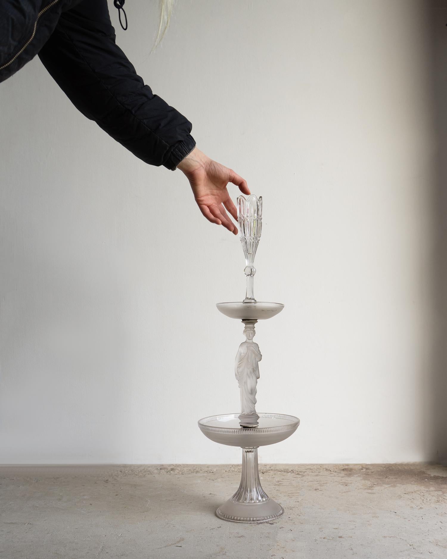 Antique French Baccarat Glass Epergne Table Centrepiece, 19th Century For Sale 1