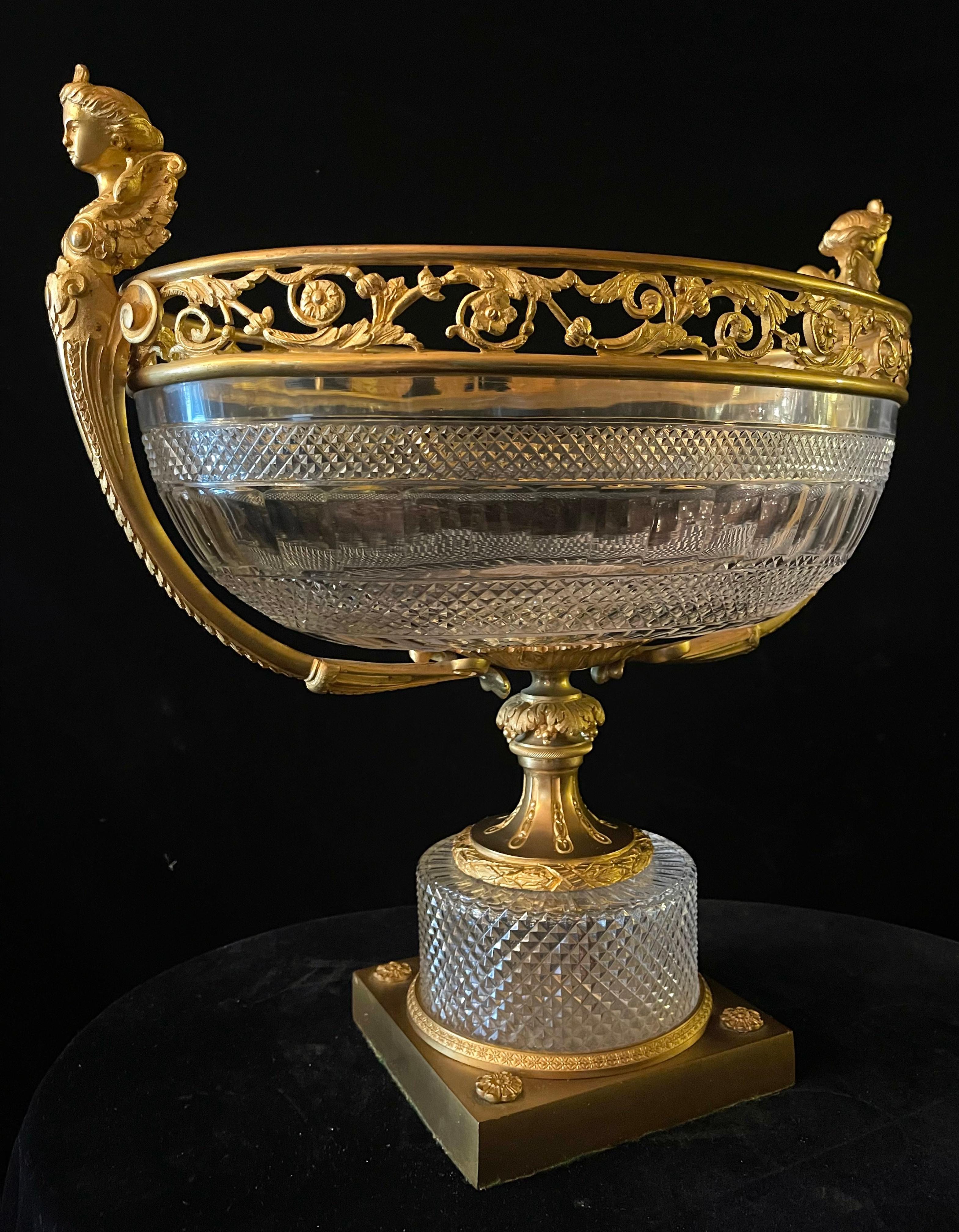 Centro de Mesa Antiguo Francés Baccarat Estilo Luis XVI de Bronce Dorado y Cristal Tallado siglo XIX en venta