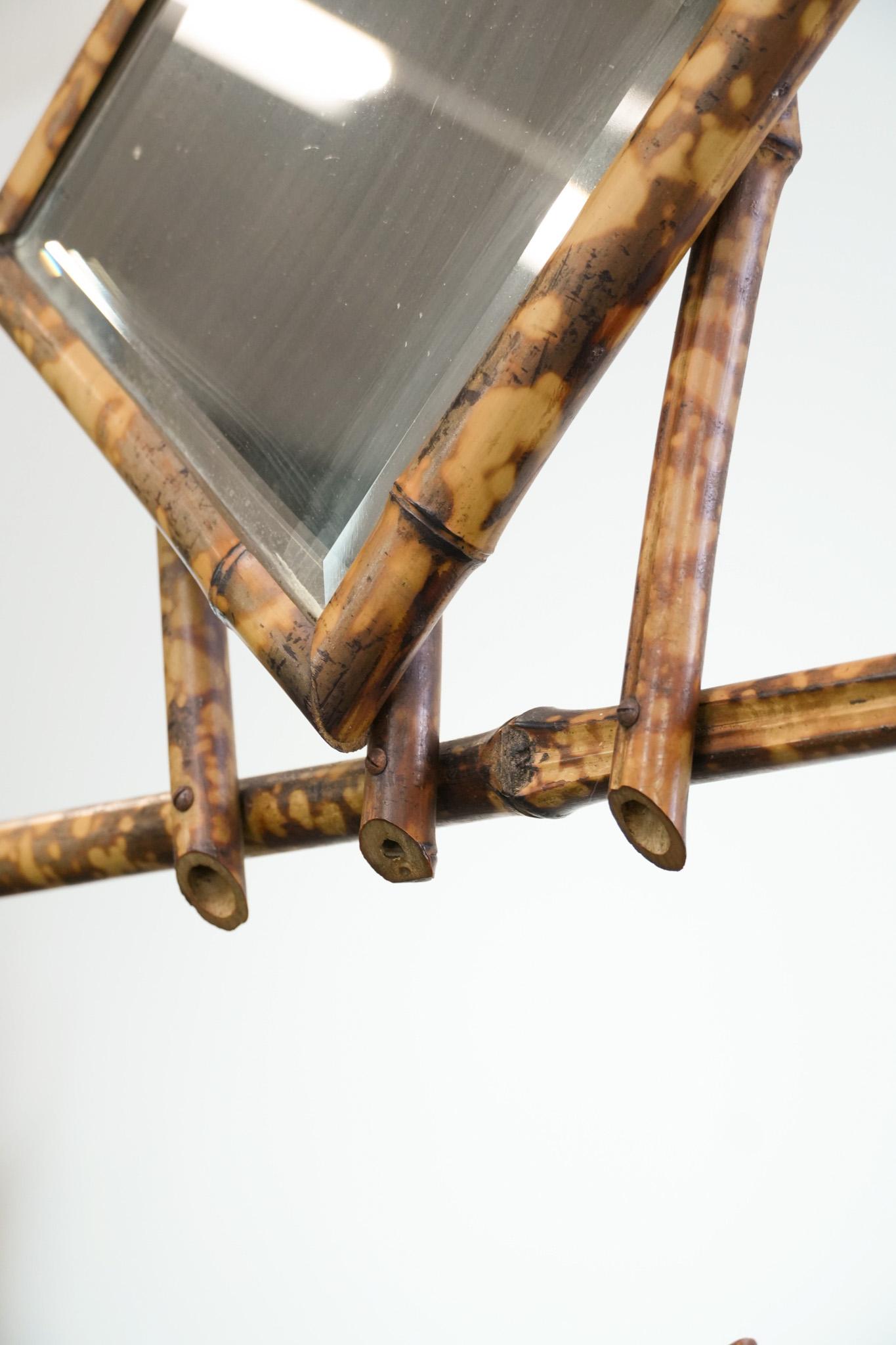 Antiguo perchero francés de bambú con espejo y paragüero en venta 7