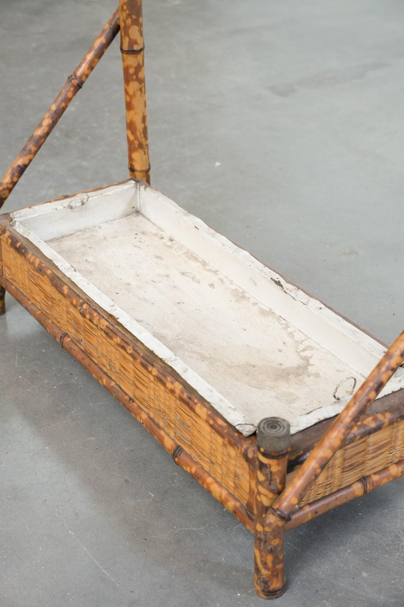 Antiguo perchero francés de bambú con espejo y paragüero siglo XIX en venta