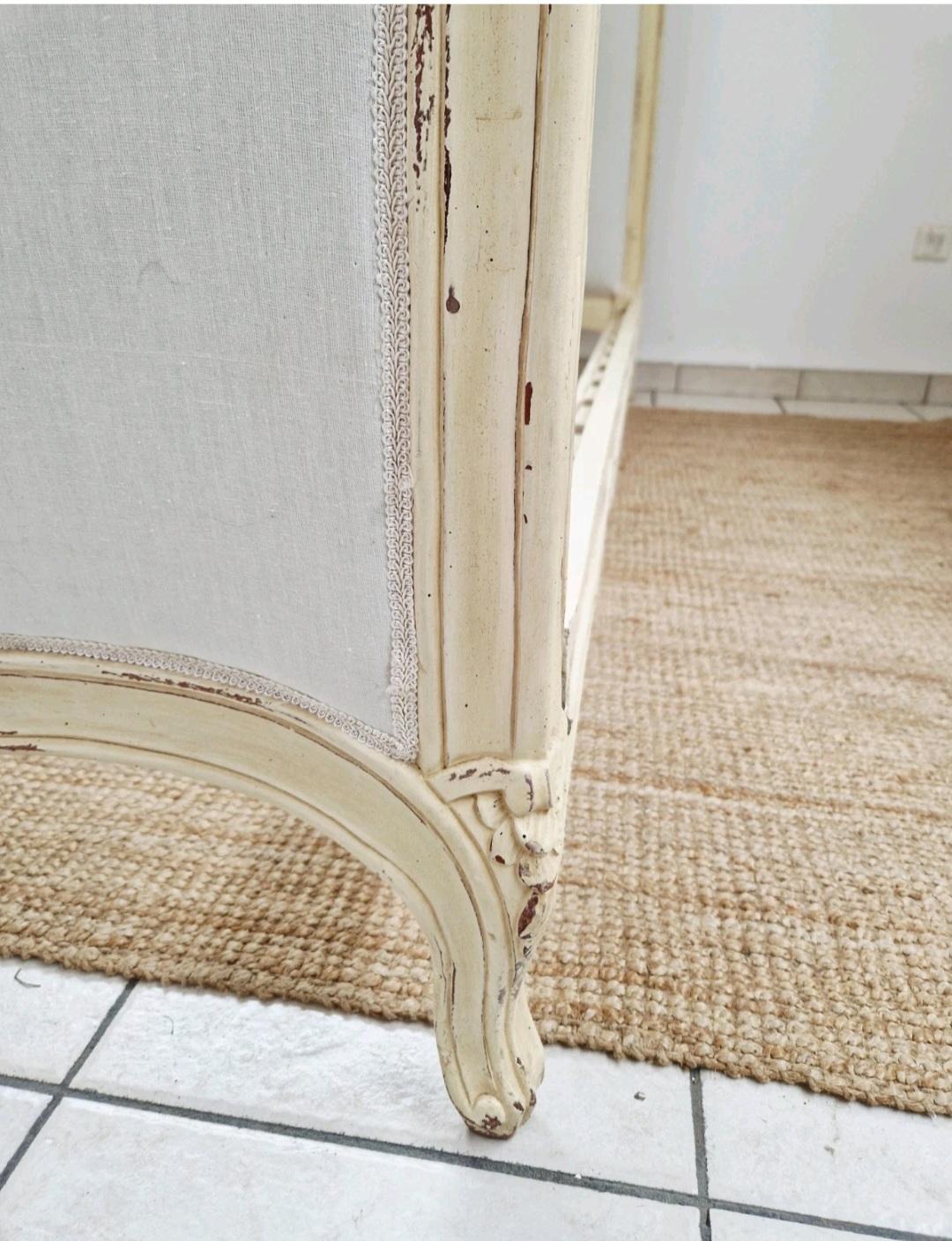 Antique French Bett gepolstert in Weiß im Zustand „Gut“ im Angebot in Buxton, GB