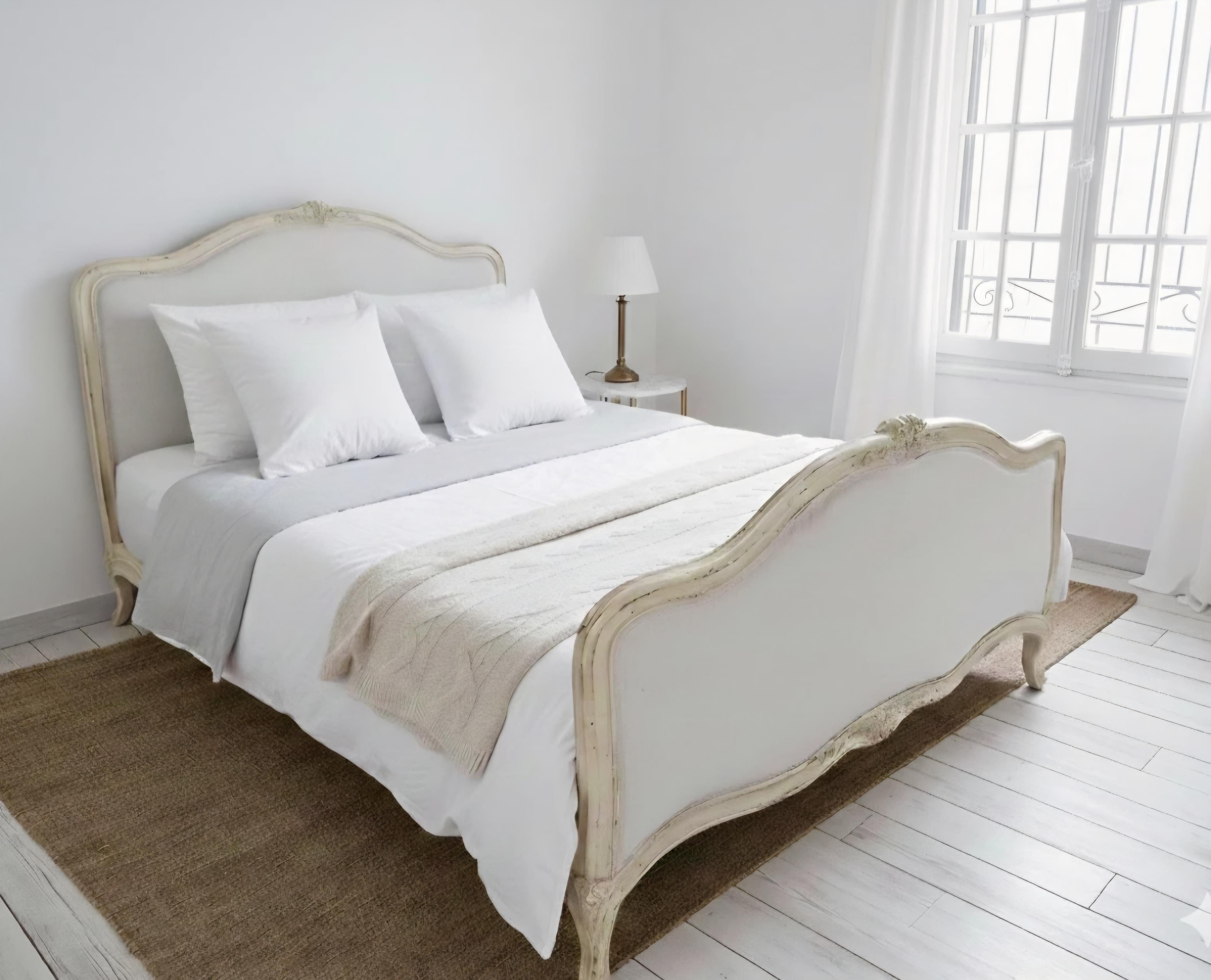 Antique French Bett gepolstert in Weiß (Mitte des 20. Jahrhunderts) im Angebot