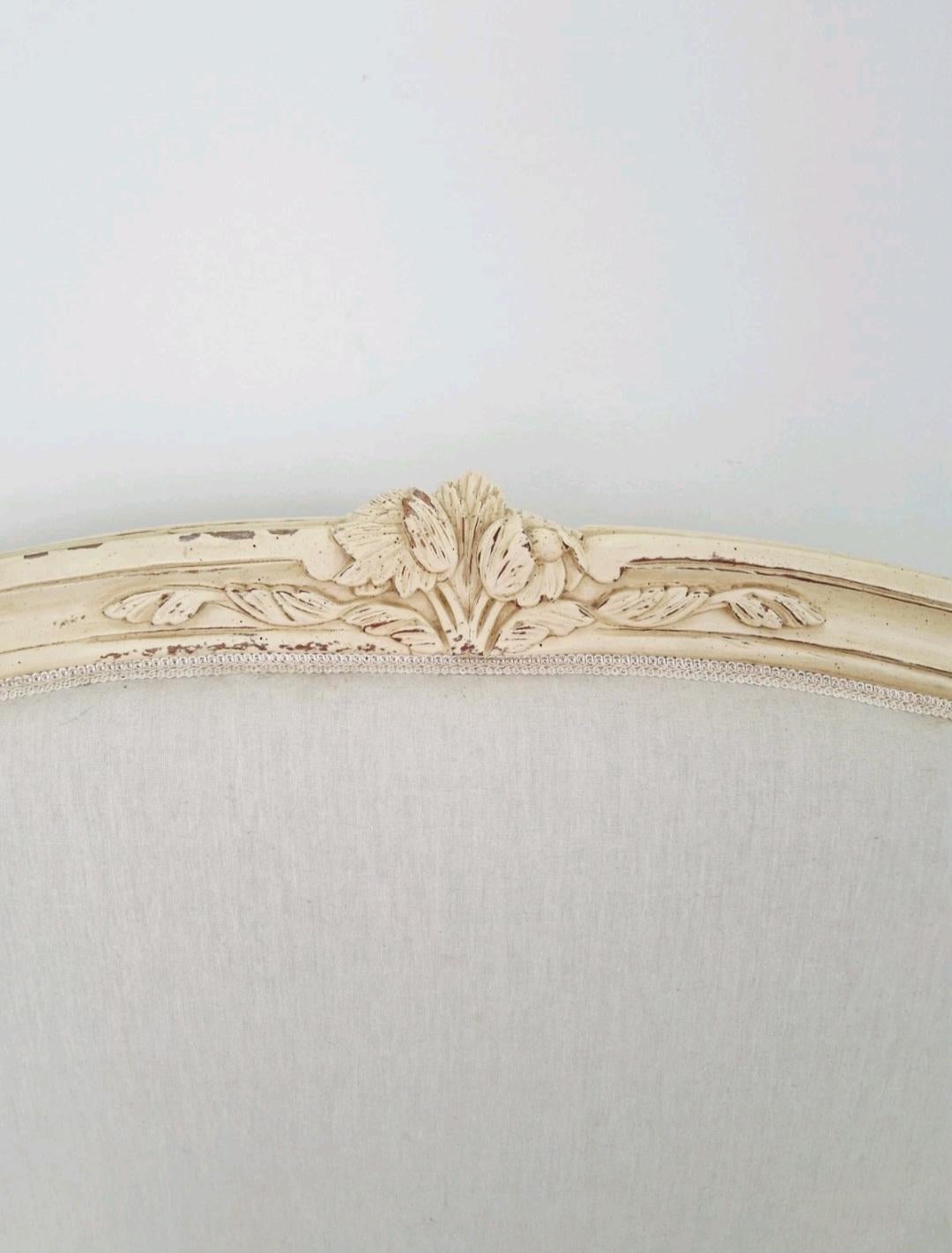 Antique French Bett gepolstert in Weiß im Angebot 1