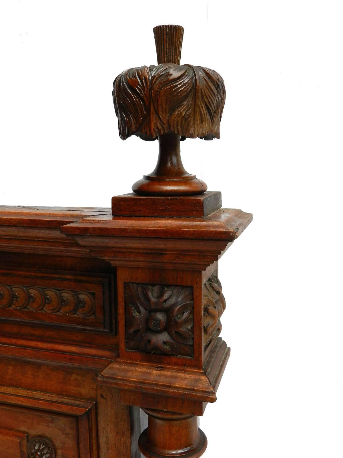 Français Antique lit français US Queen ou UK King Size 19ème siècle Louis XVI circa 1840