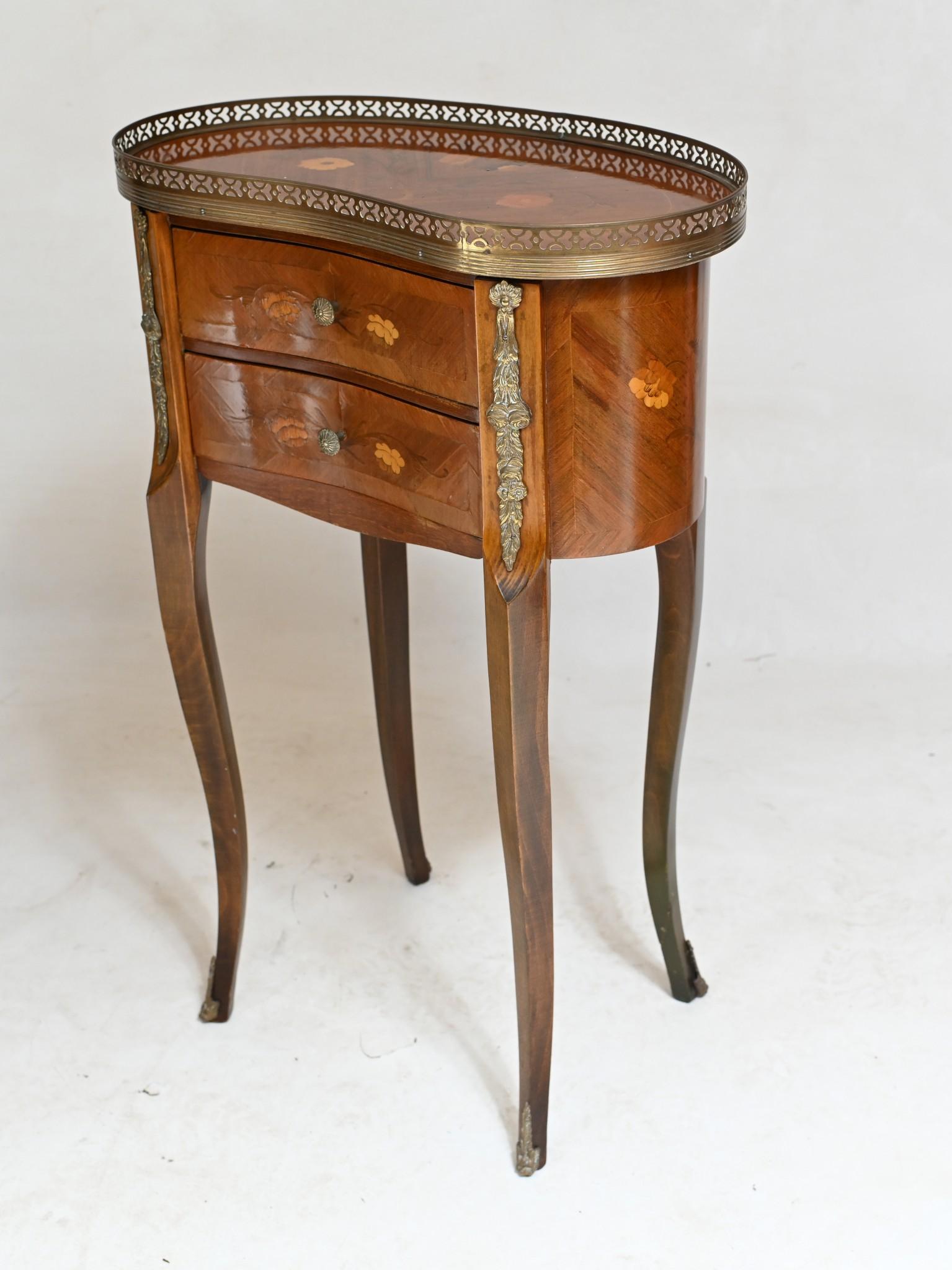 Antique French Comodini Impero a fagiolo 1930 3