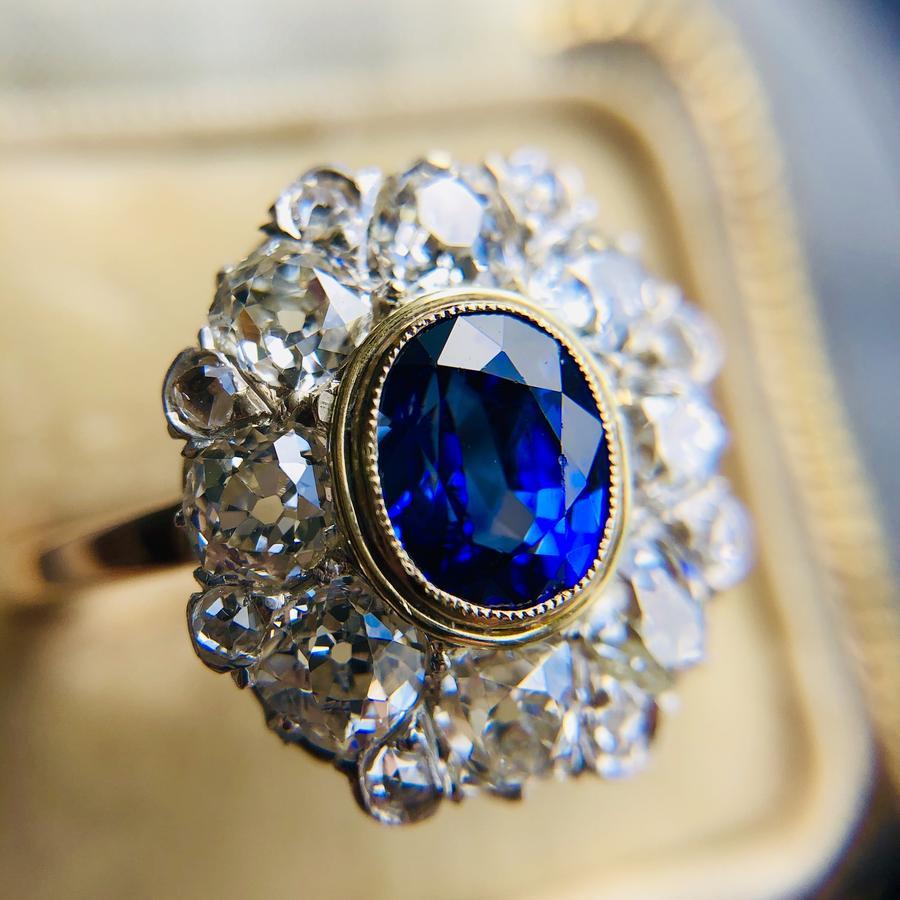 Antique, French, Belle Époque, 18 Carat Gold, Sapphire and Diamond Cluster Ring For Sale 3