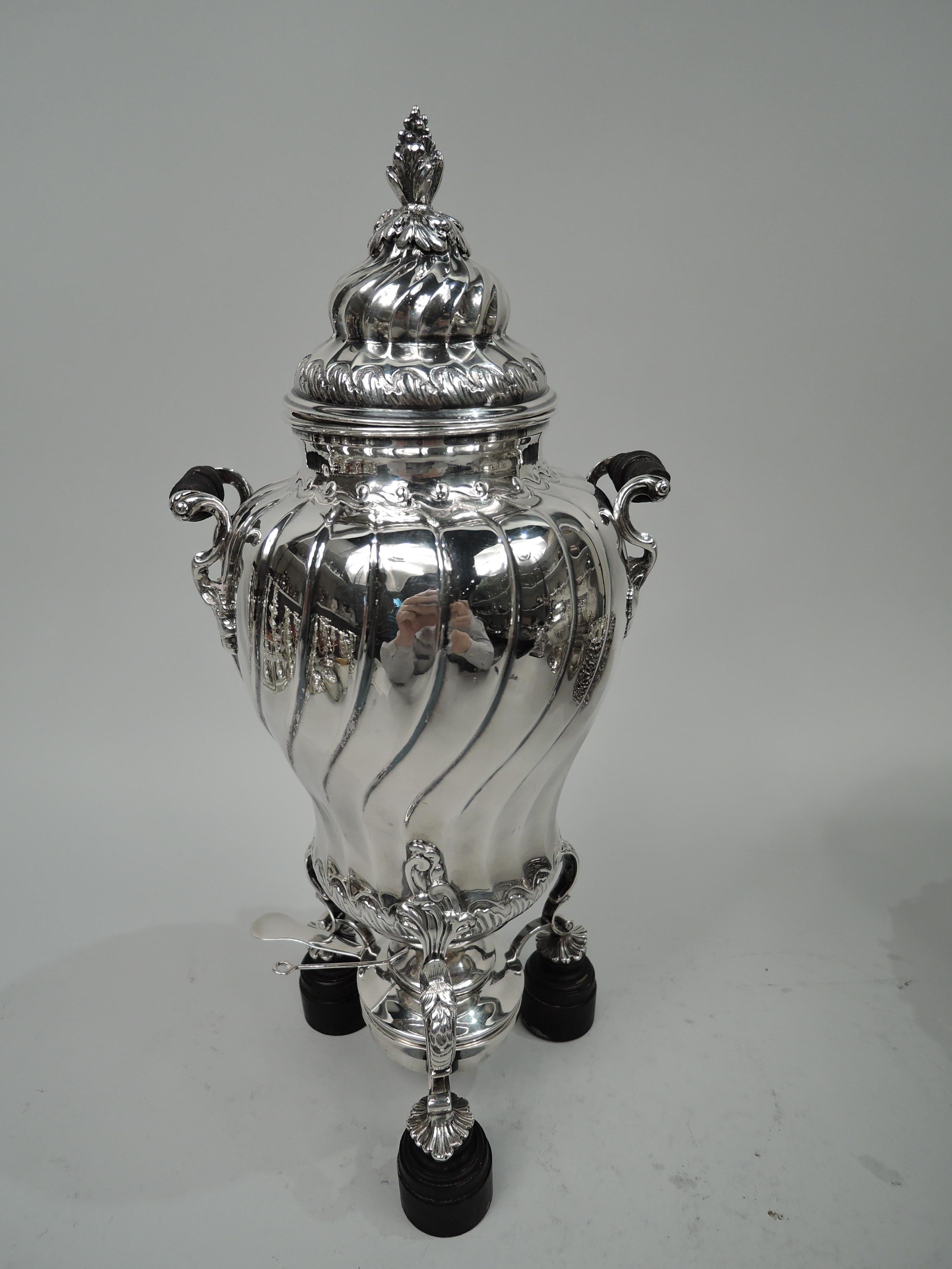 Belle Époque Antique French Belle Epoque Classical Silver Tea Urn