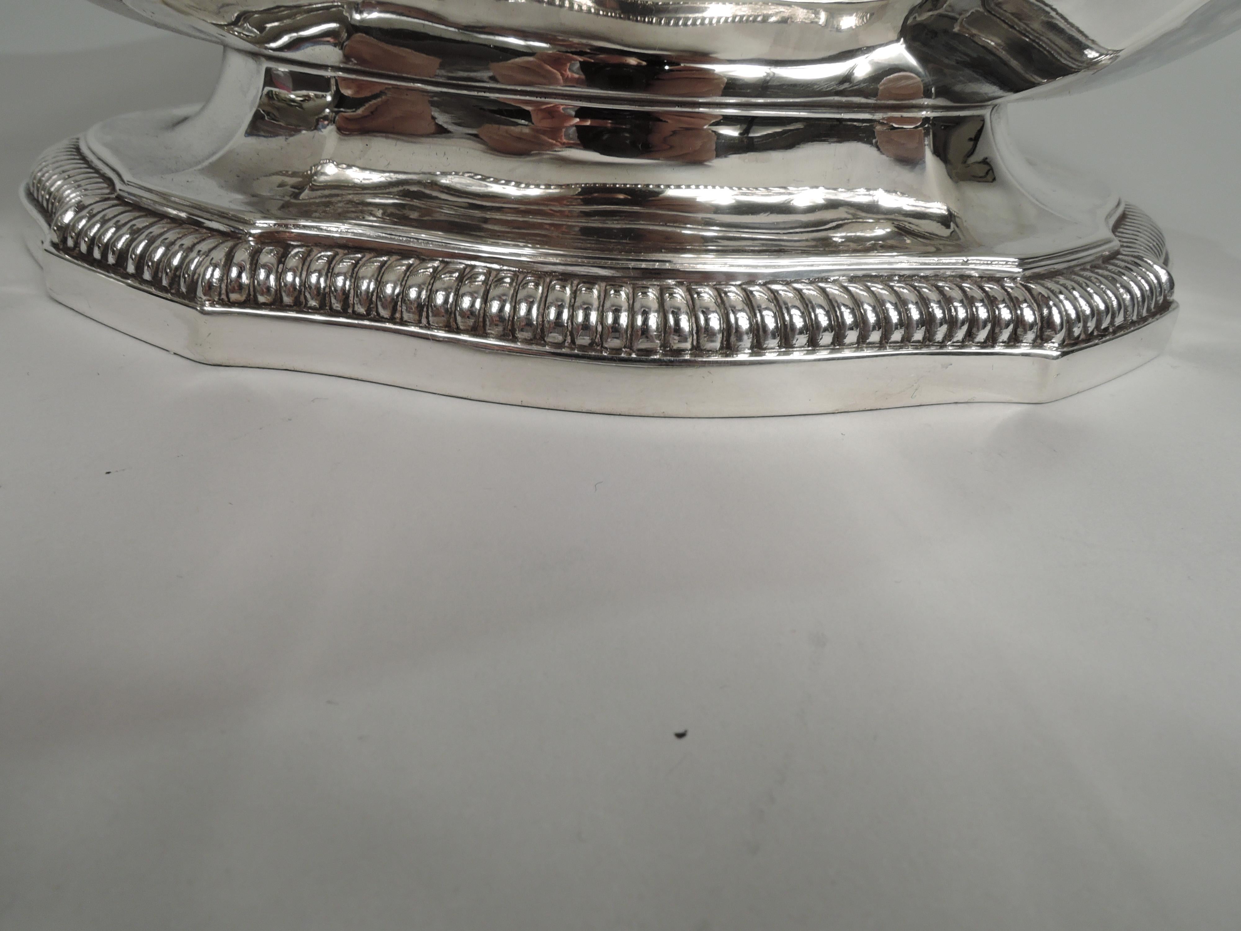 Soupière ancienne French Belle Epoque Classic Silver en vente 2