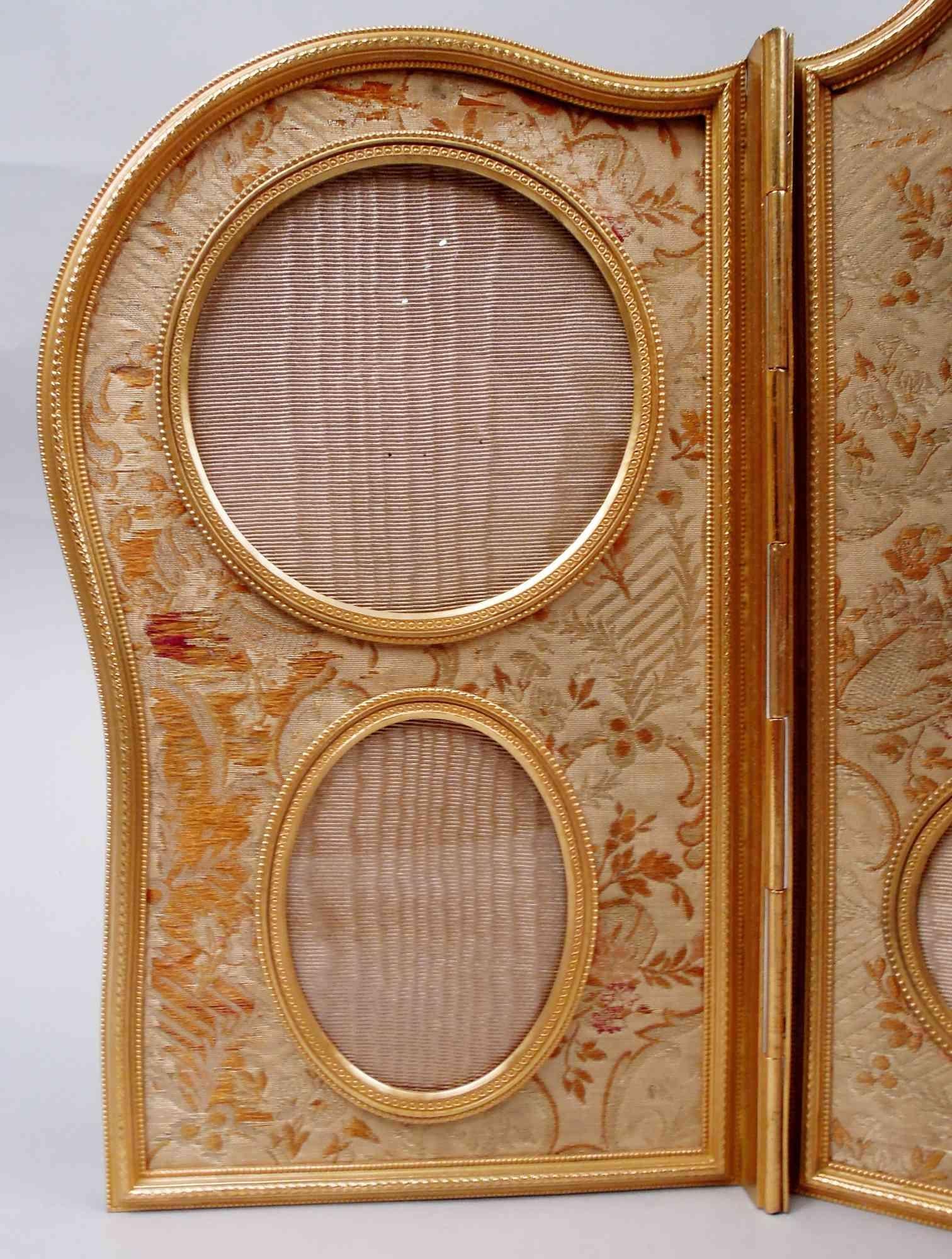 Antique French Belle Epoque Marco de Bronce Dorado con Espacio para 7 Fotos Francés en venta
