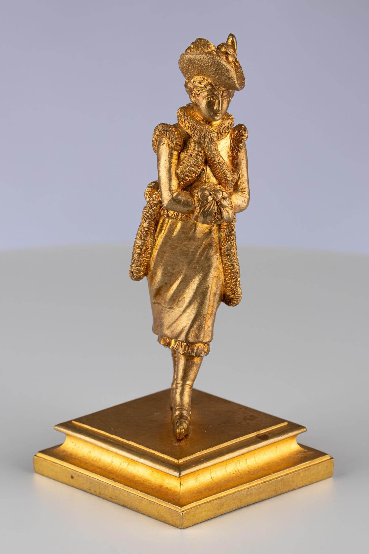 Antique French Belle Époque Gilt Bronze Gold Figurative Sculpture of a Woman For Sale 6