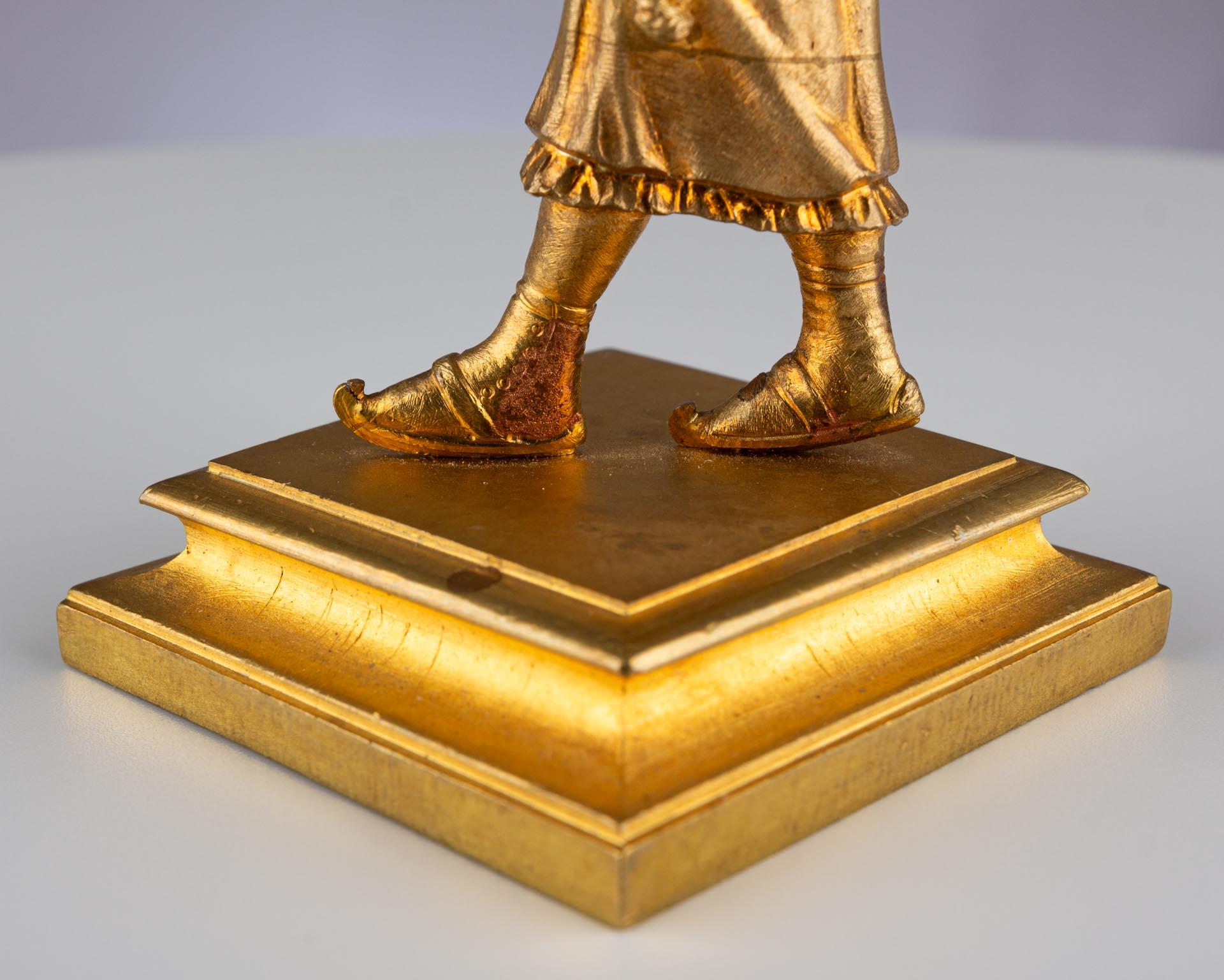 Antique French Belle Époque Gilt Bronze Gold Figurative Sculpture of a Woman For Sale 12