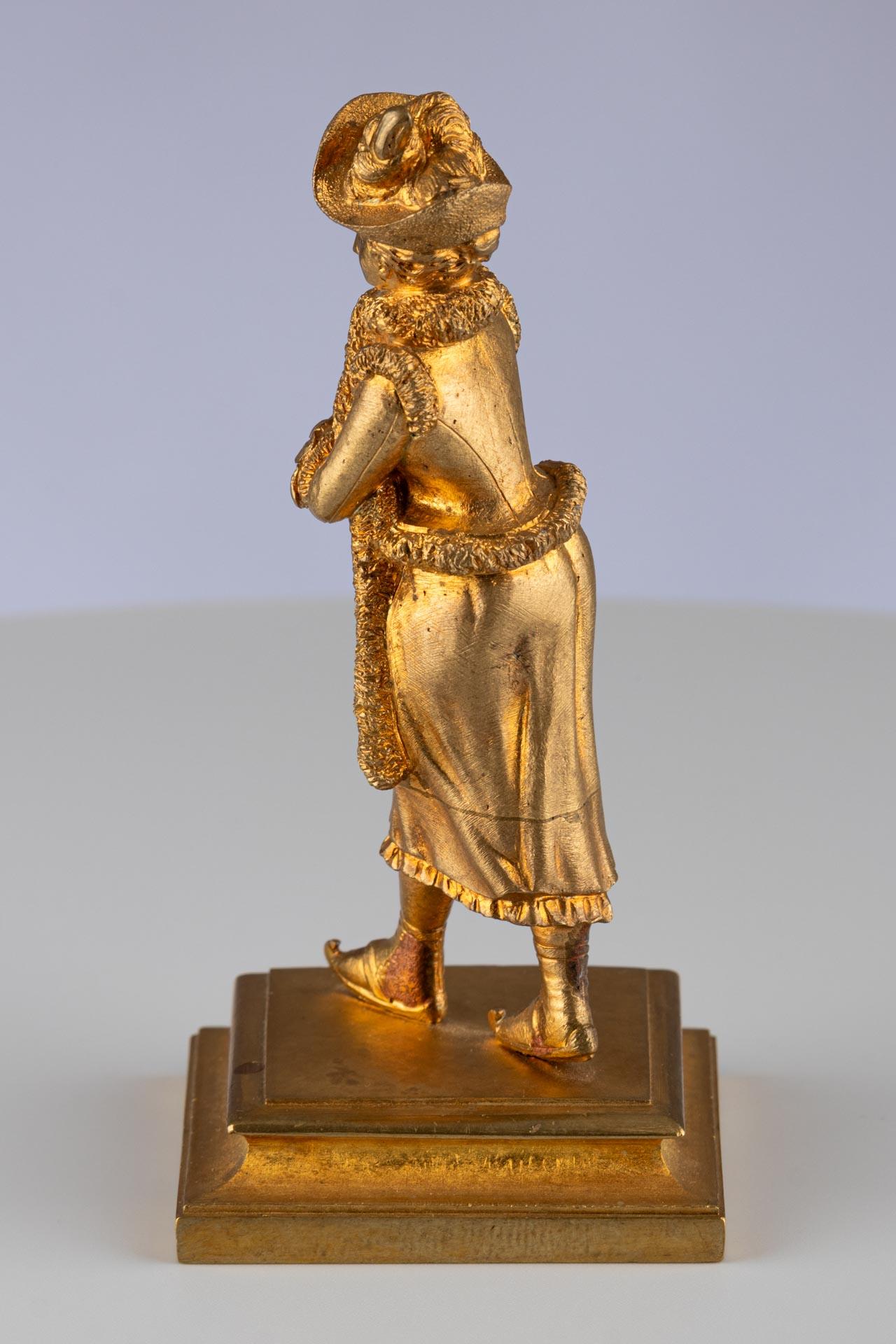 Antique French Belle Époque Gilt Bronze Gold Figurative Sculpture of a Woman For Sale 2