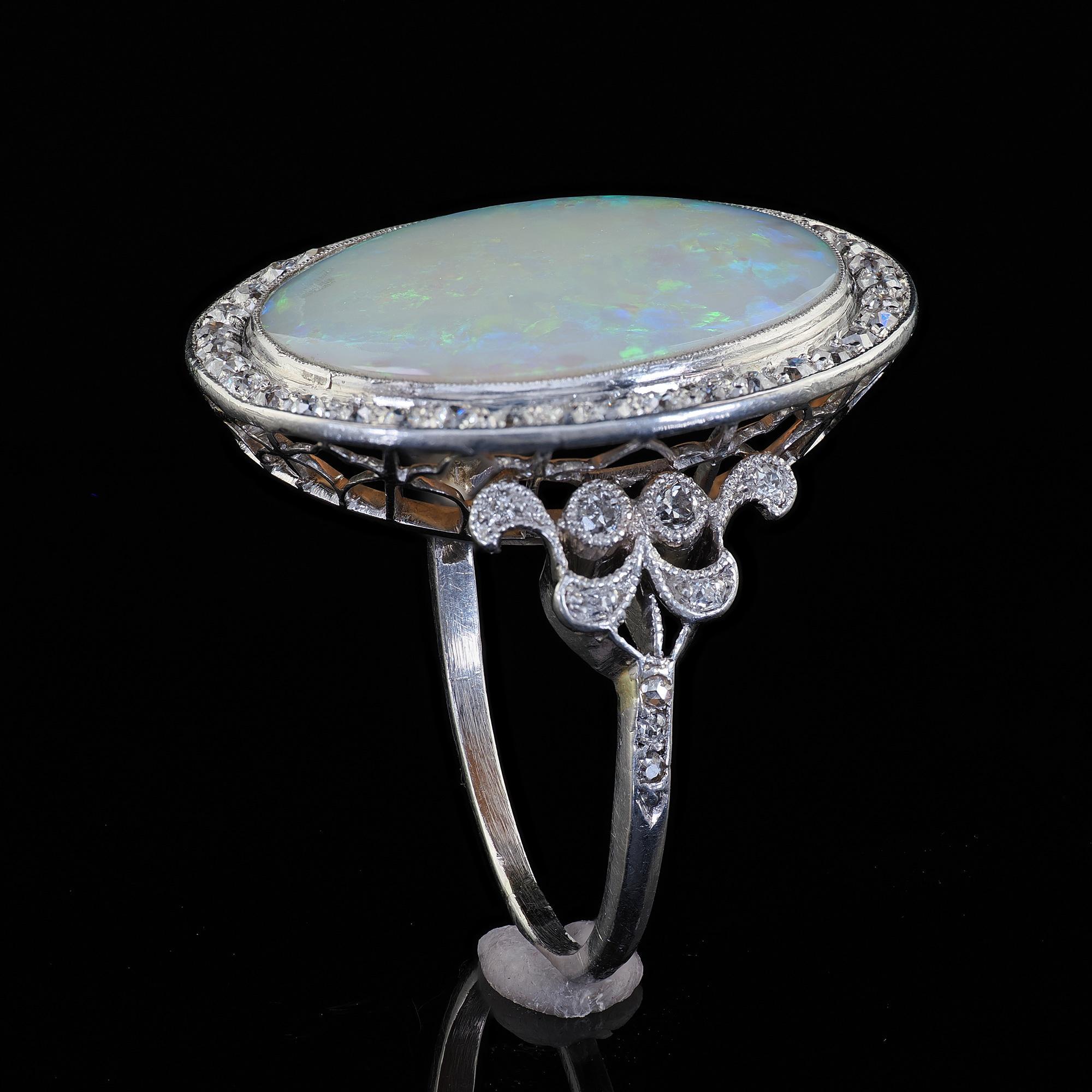 Antique French Belle Epoque Platine Opale Naturelle Diamant Bague Cocktail en vente 4