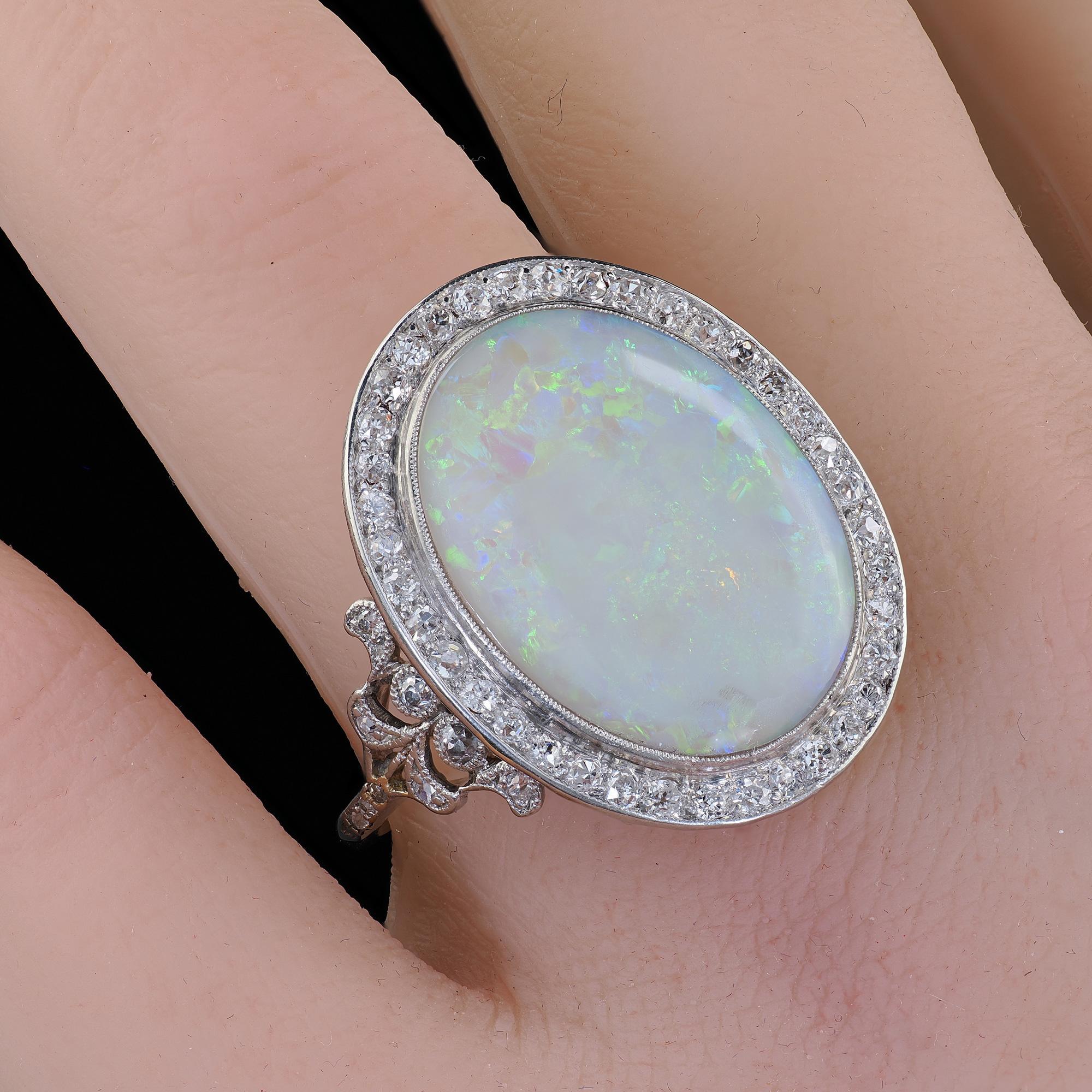 Antique French Belle Epoque Platine Opale Naturelle Diamant Bague Cocktail en vente 5