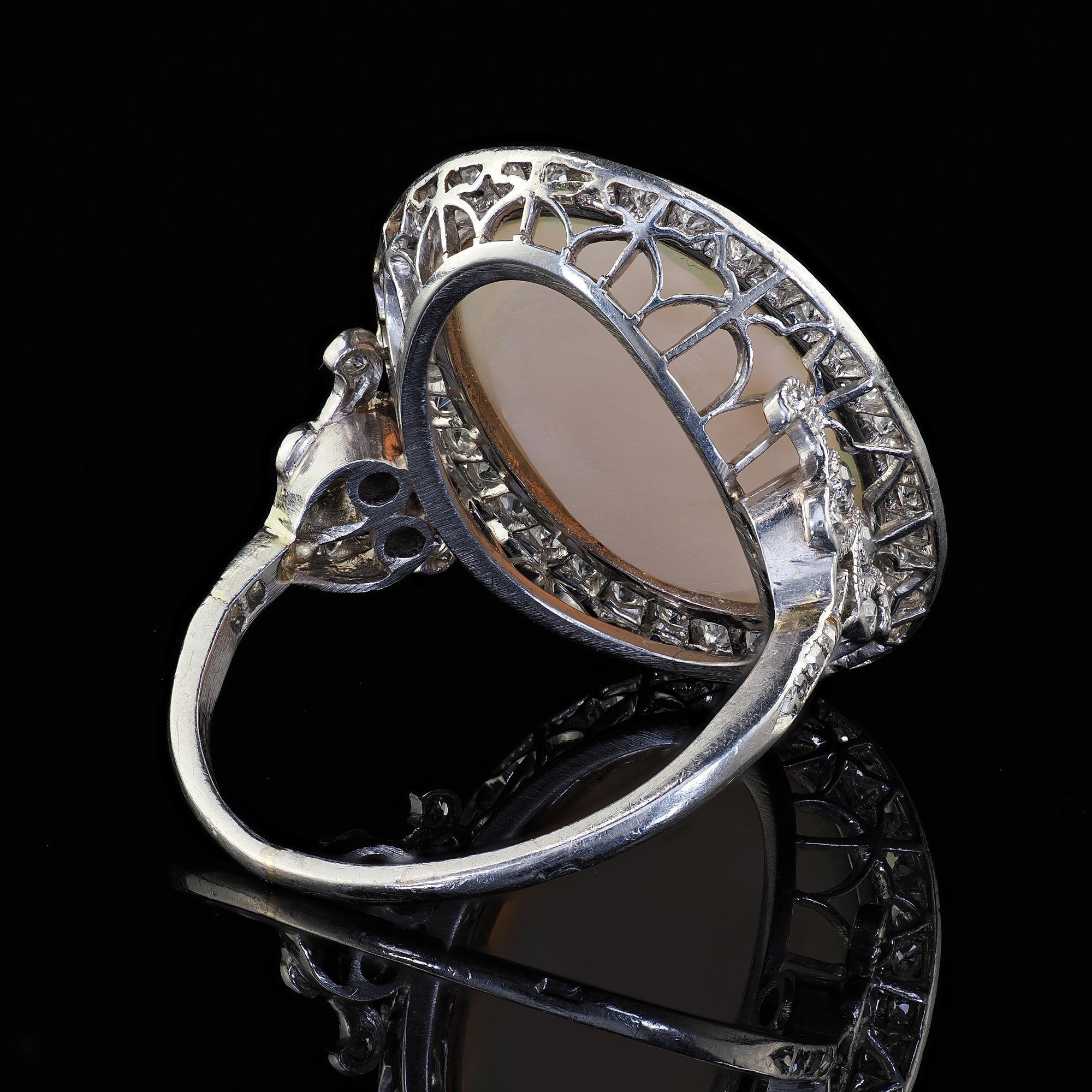 Antique French Belle Epoque Platine Opale Naturelle Diamant Bague Cocktail en vente 3