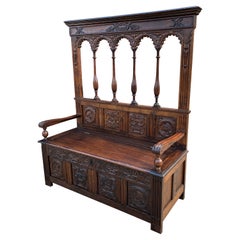 Banc ancien en chêne néo-renaissance français, banc de banquette pour salle de banquet