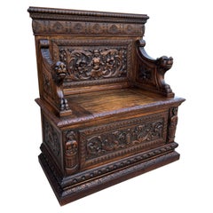 Ancien banc de banquet français de salle de banquet en noyer de style néo-renaissance, petit modèle