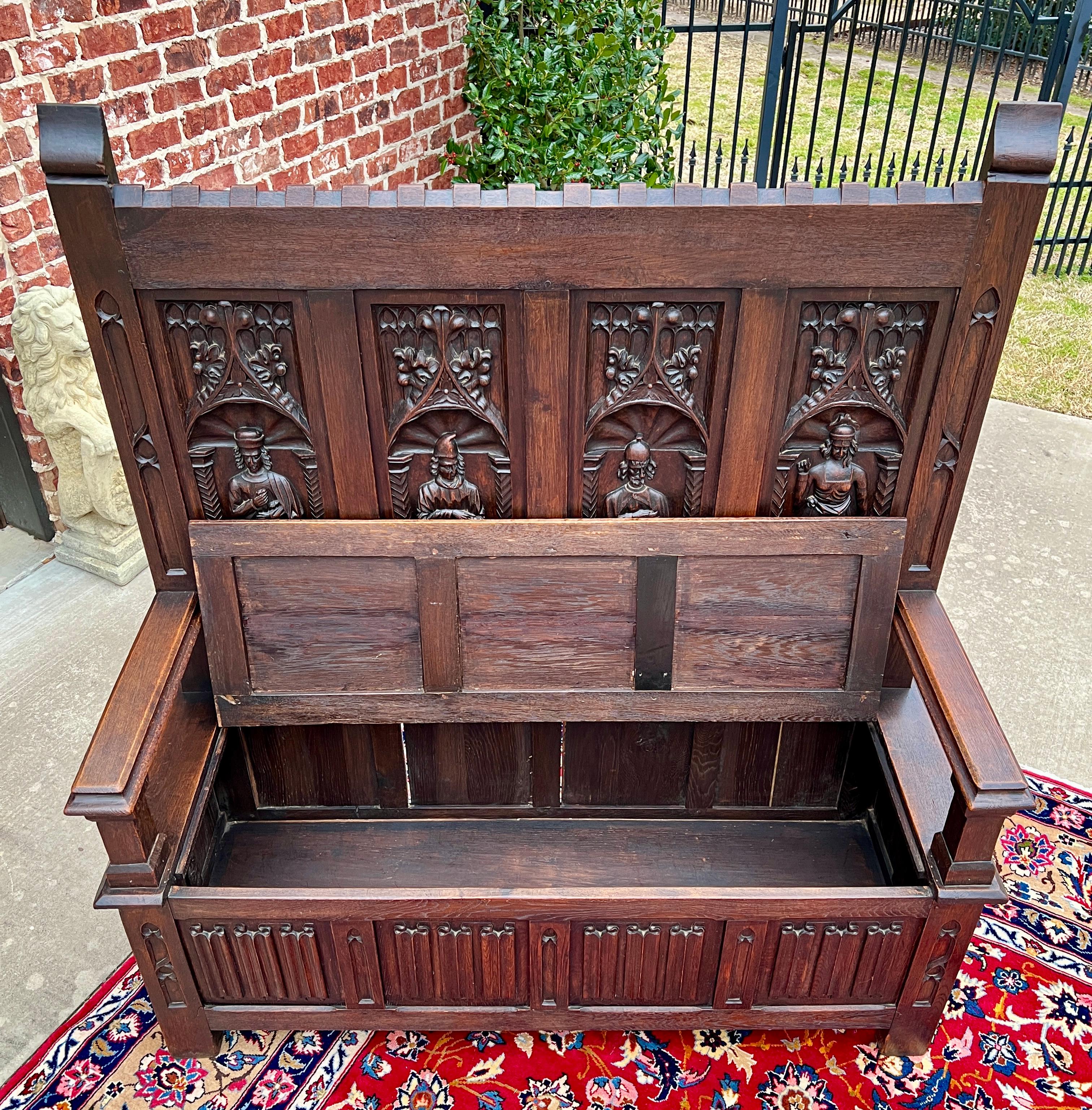 Antique French Bench Settee Gótico Roble Lino Asiento Figural Elevable c. 1900 en venta 3