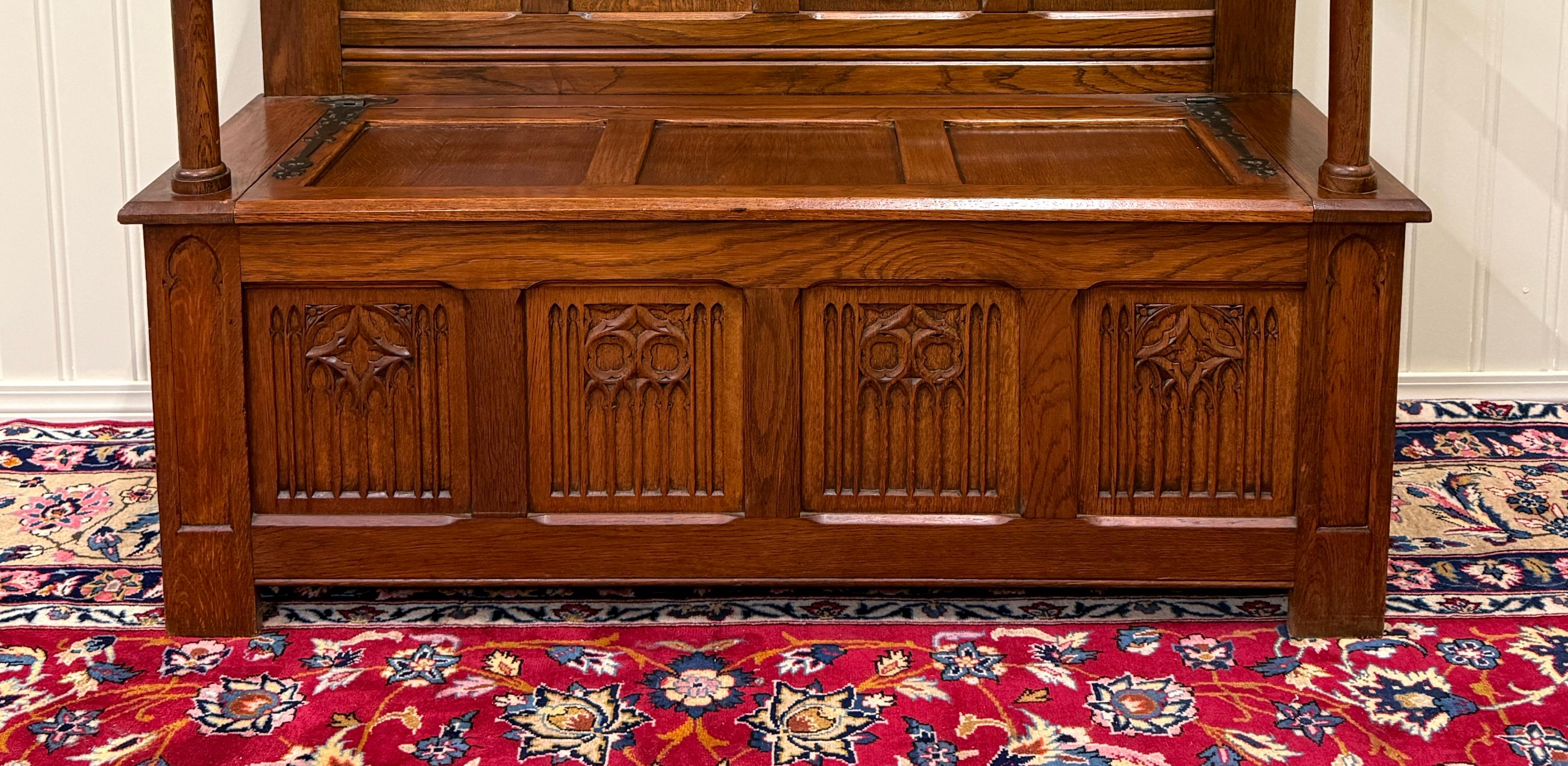 Antike französische Bank-Sessel, gotisch, Eichenholz, Leinen, gefaltete Monken, Lift-Top-Sitz, um 1900 (Neugotik) im Angebot