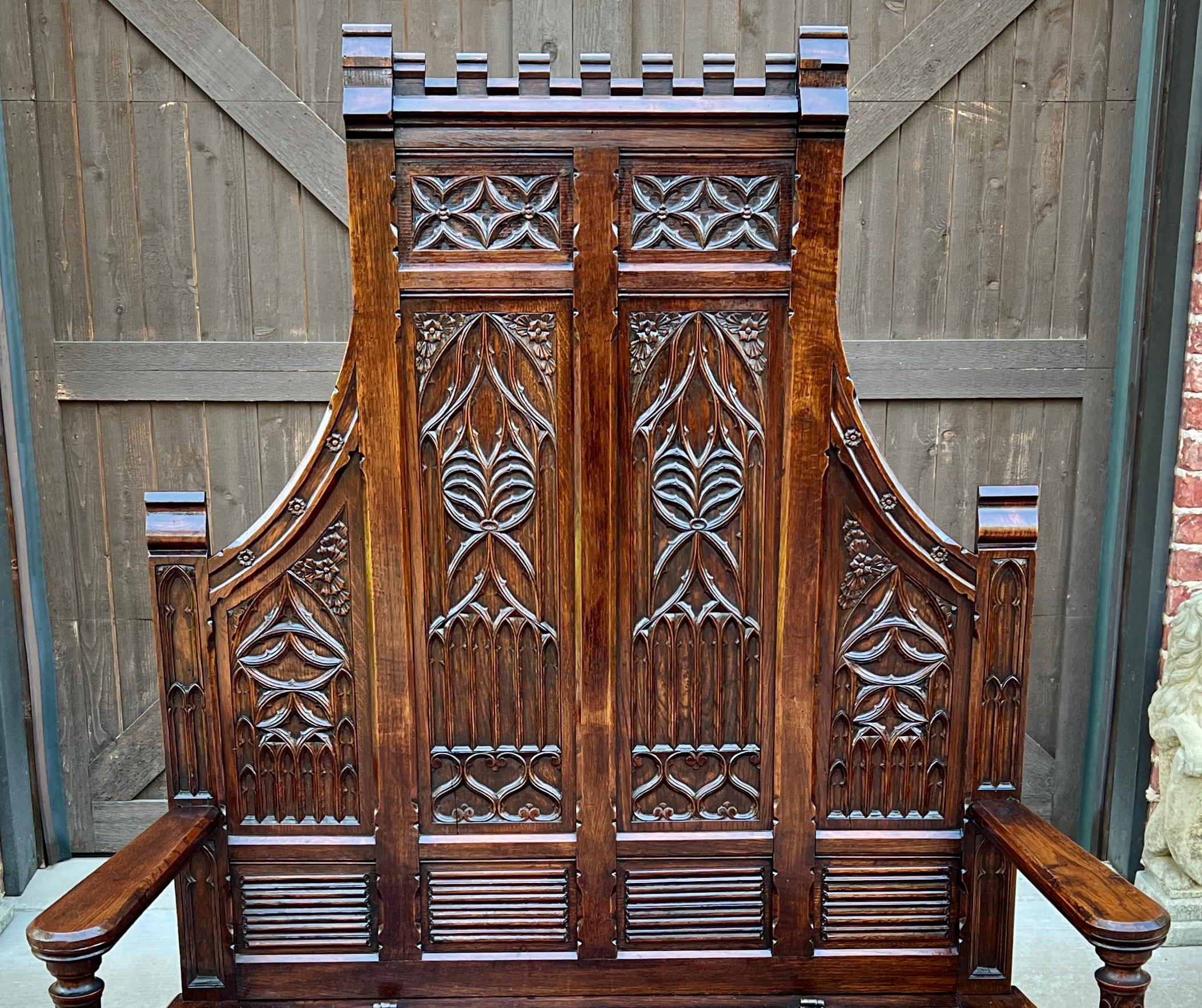 Ancienne banquette de banquette gothique française en chêne avec plateau de rangement pour sièges soulevés 19C en vente 3