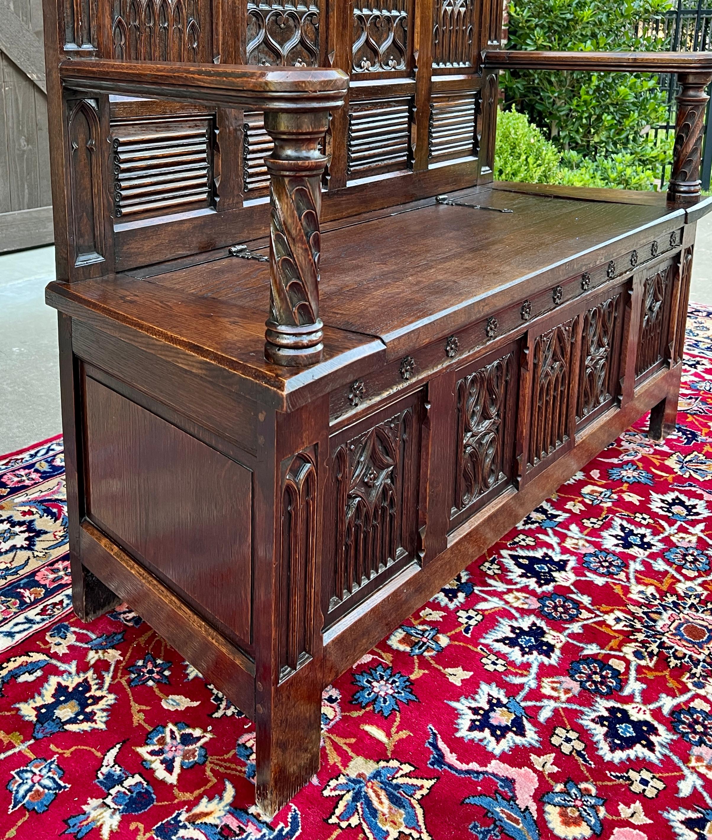 Ancienne banquette de banquette gothique française en chêne avec plateau de rangement pour sièges soulevés 19C en vente 1