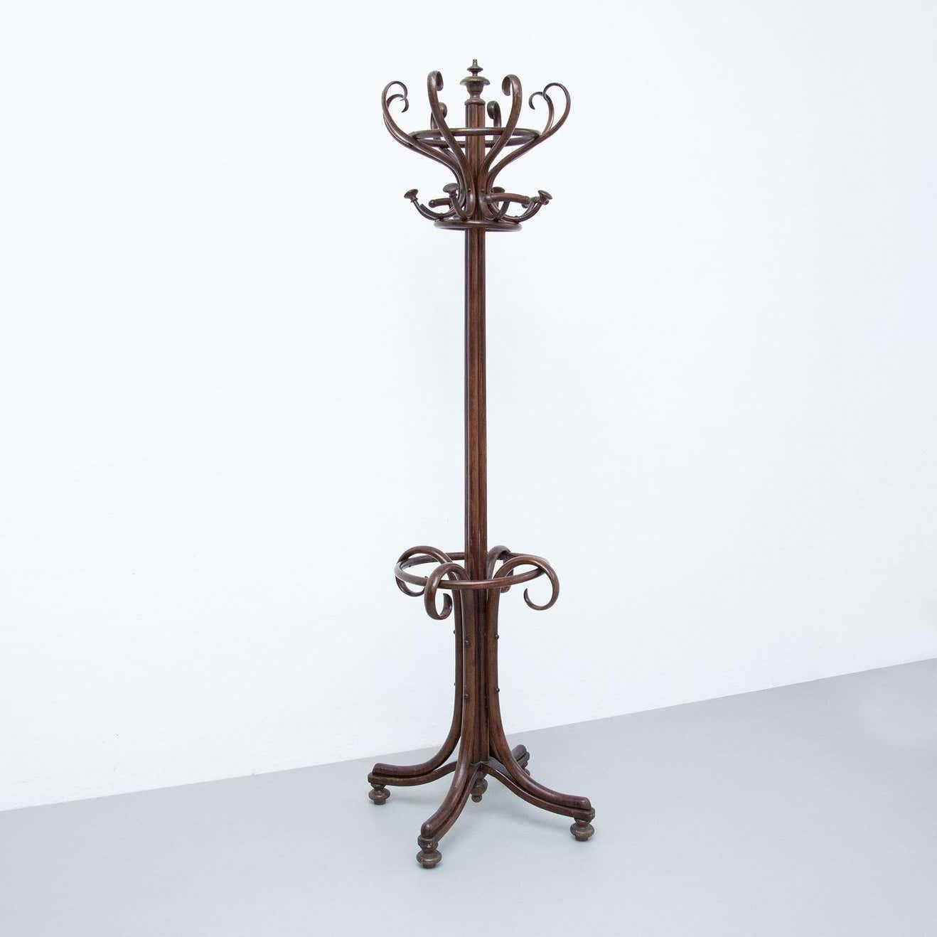 Antique French Bentwood Coat Stand, circa 1940 In Good Condition For Sale In Barcelona, Barcelona