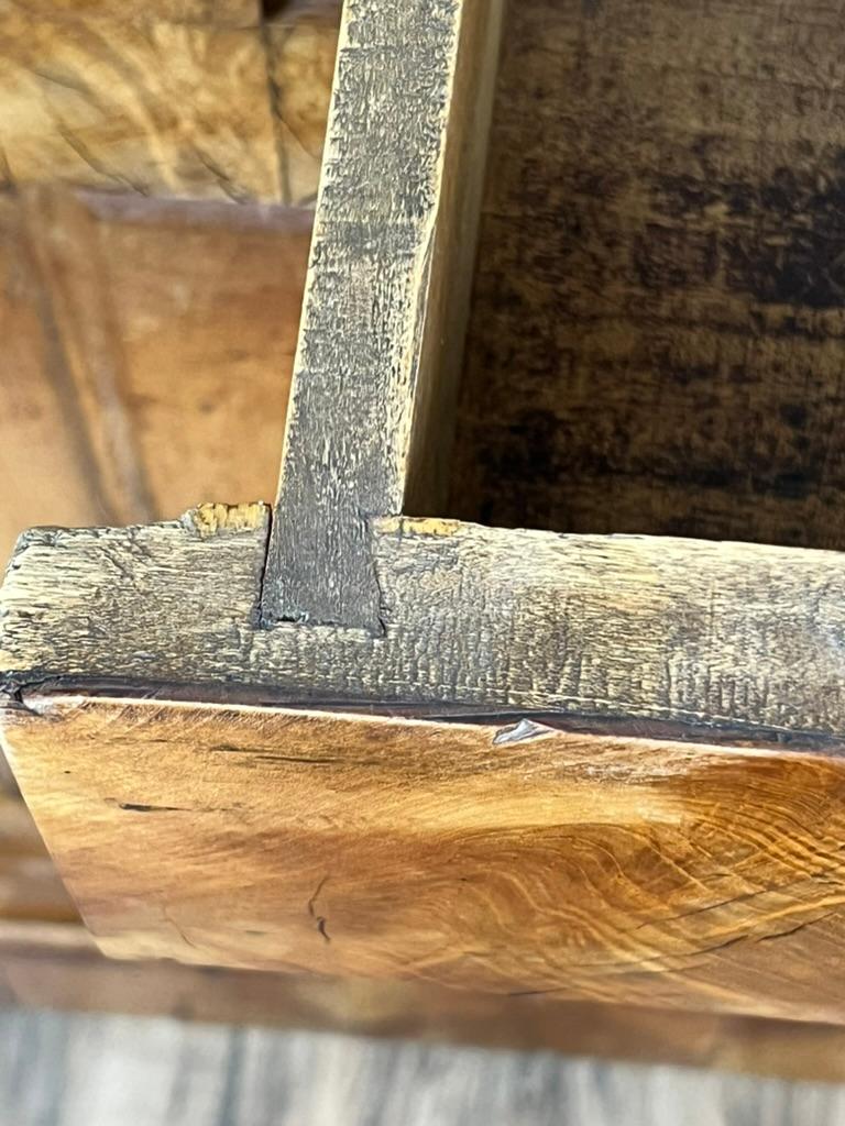 Antique French Biedermeier Buffet de madera de frutal c. Mediados del siglo XIX en venta 6