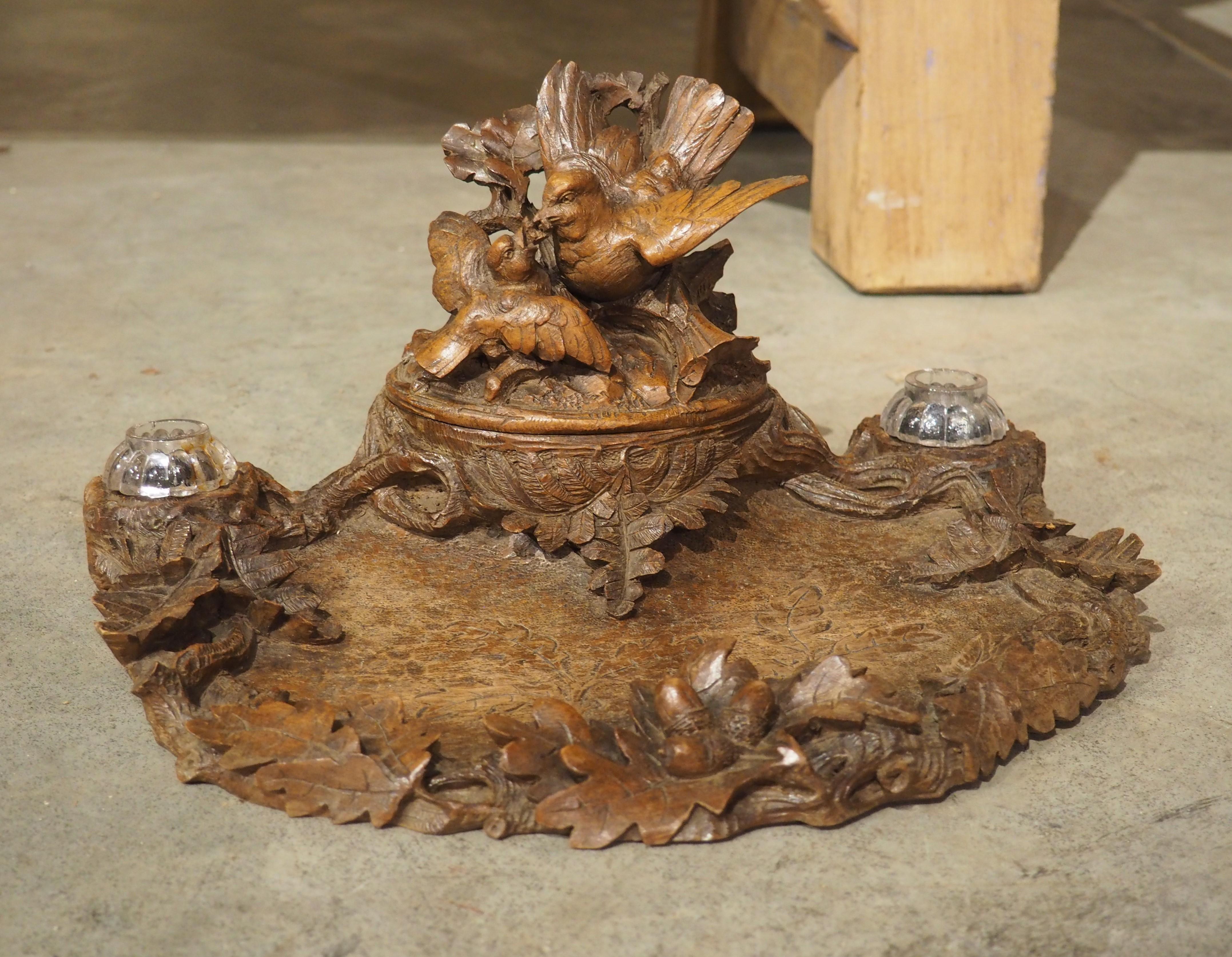 Antique French Black Forest Carved Inkwell with Oak Leaves and Birds, Circa 1890 For Sale 9
