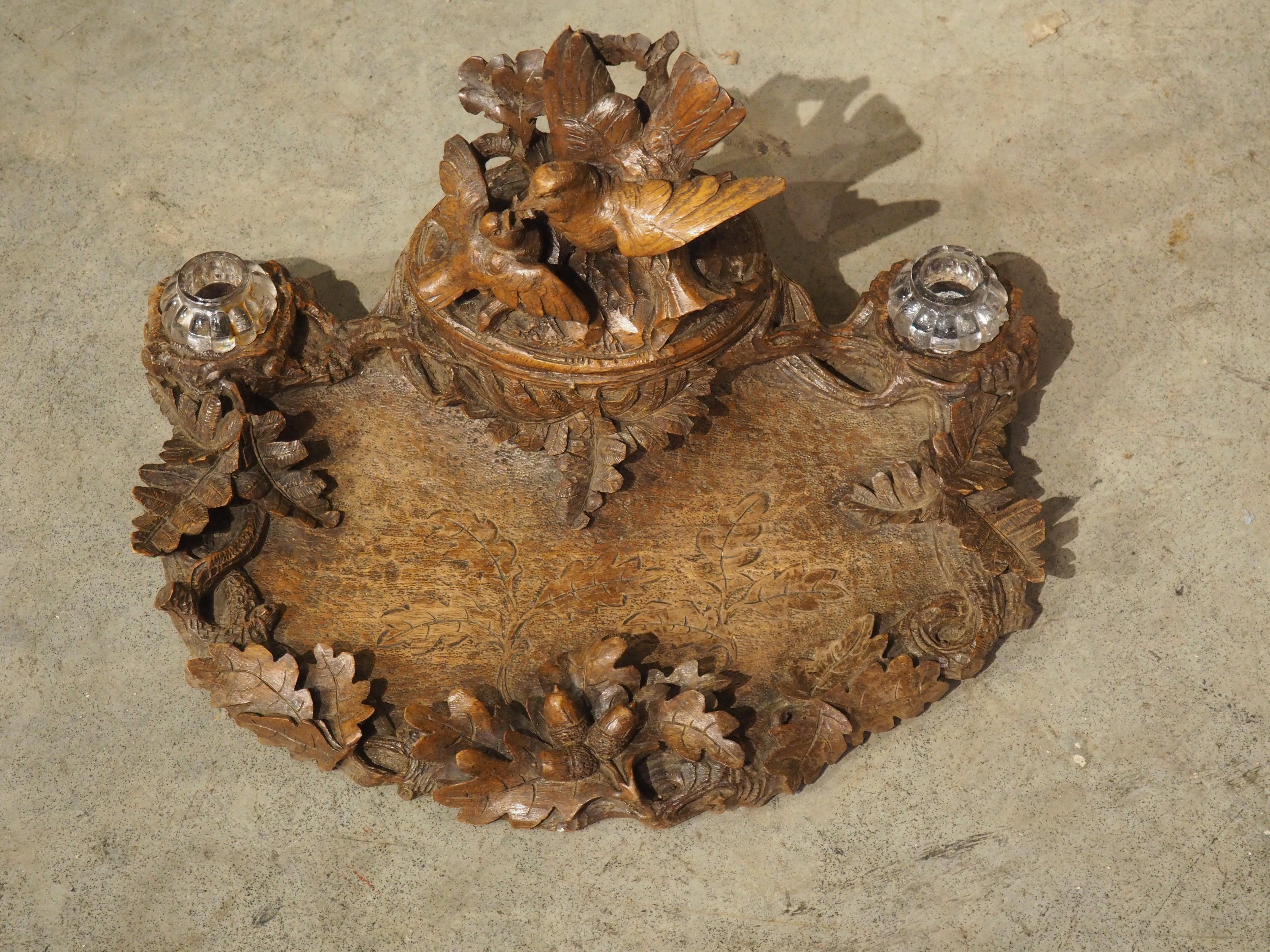 Antique French Black Forest Carved Inkwell with Oak Leaves and Birds, Circa 1890 For Sale 1