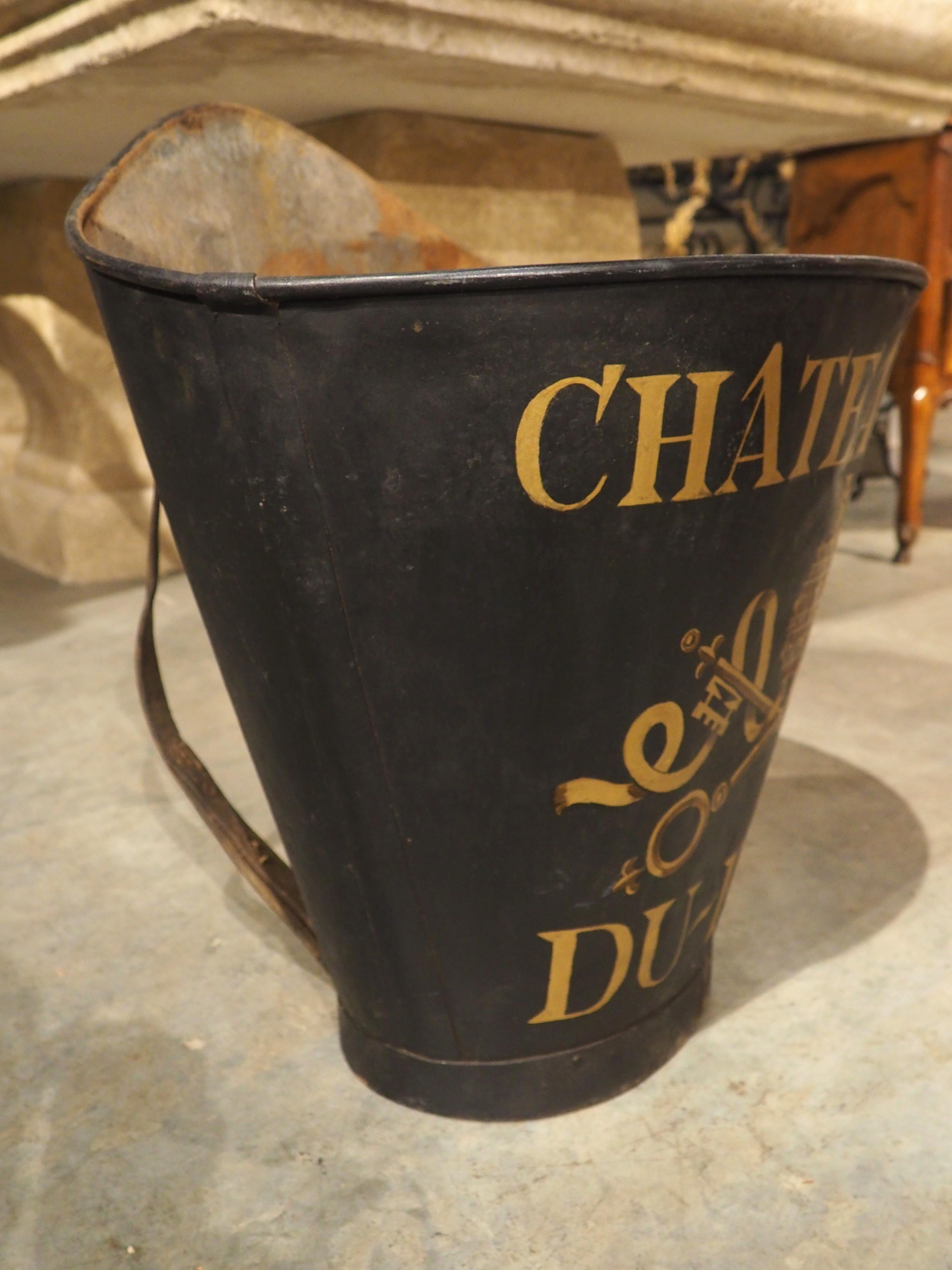 Antique French Black Painted Vineyard Hotte Châteauneuf-du-Pape, C. 1900 In Good Condition In Dallas, TX