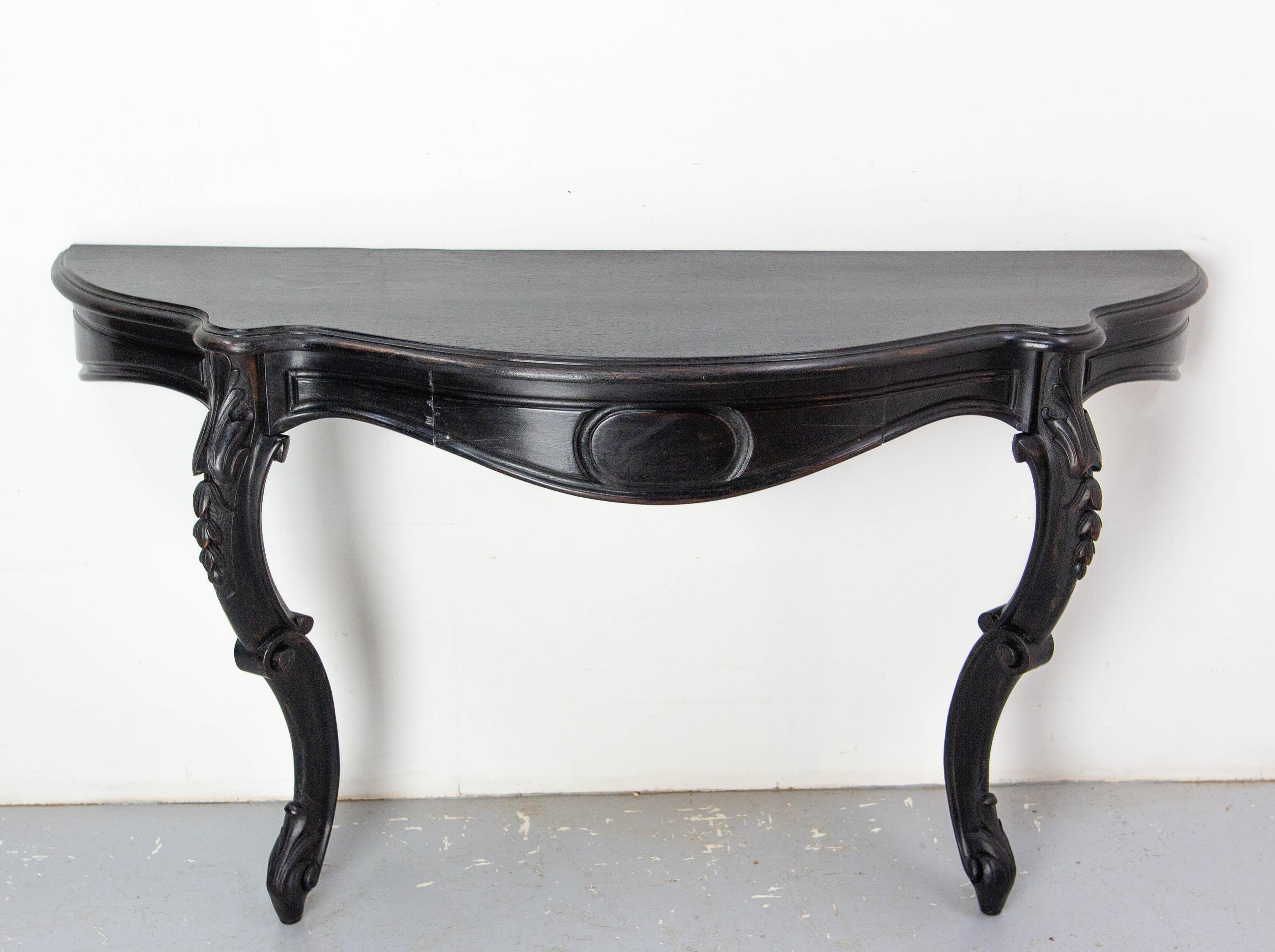 French Napoleon III wall console made circa 1880.
It was made from an original wood dining table which has been transformed into a console to make a simple and original piece of furniture. This format is perfect to be used in an entry hall and in a
