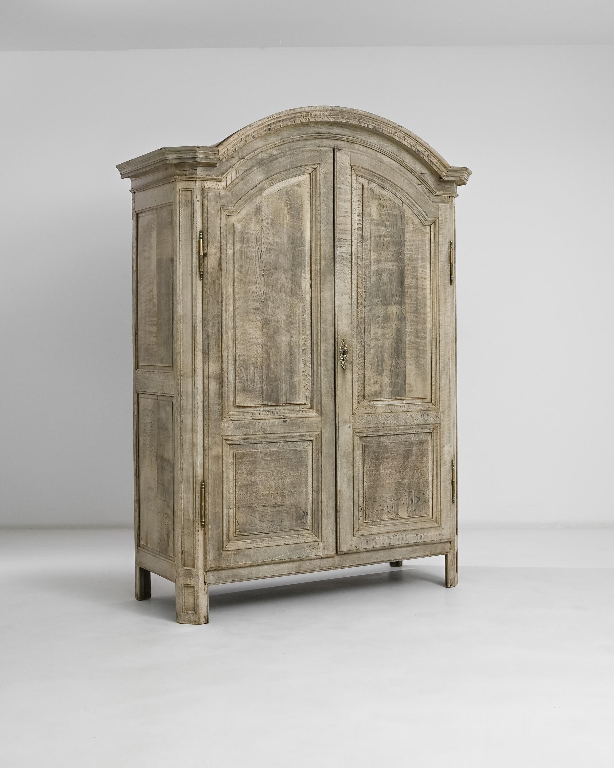 Antique French Bleached Oak Armoire In Good Condition In High Point, NC