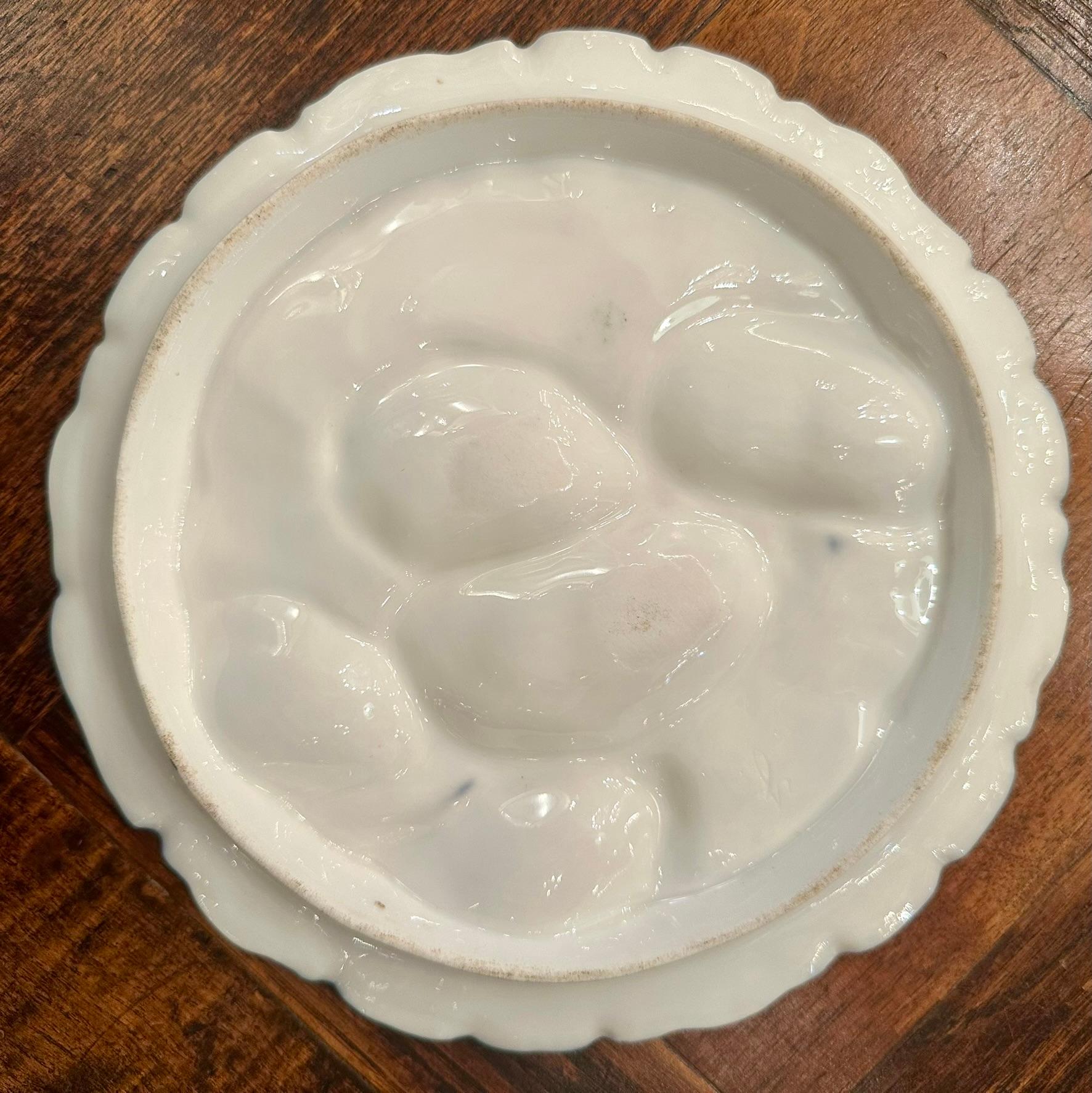 Antique French Blue and Green Porcelain Turkey Pattern Oyster Plate, CIRCA 1890. (Porzellan) im Angebot