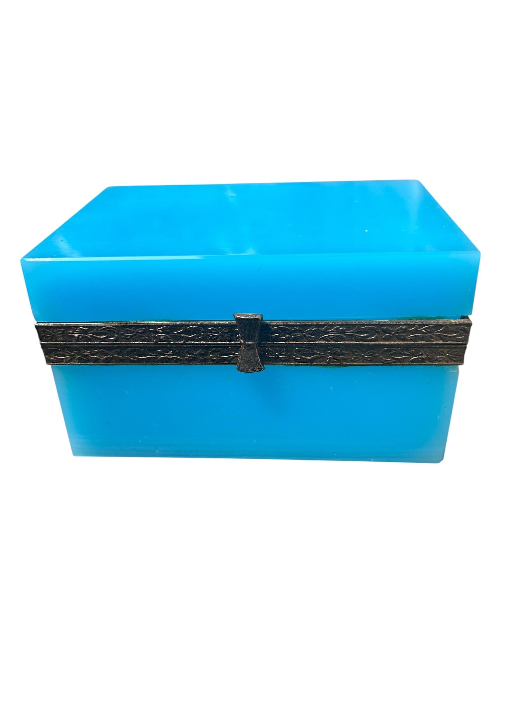 Antique French Blue Opaline Box For Sale 6