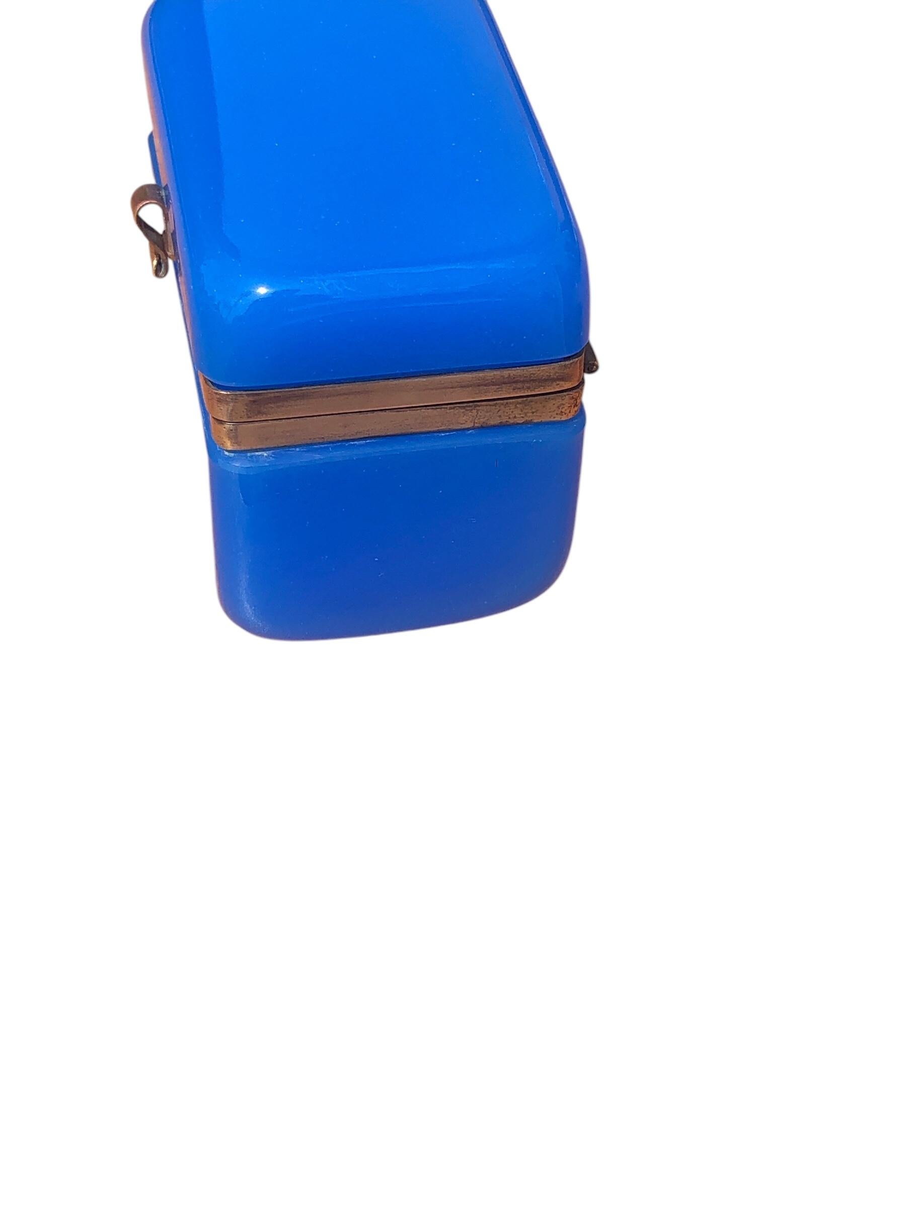 Antique French Caja Opaline Azul siglo XIX en venta