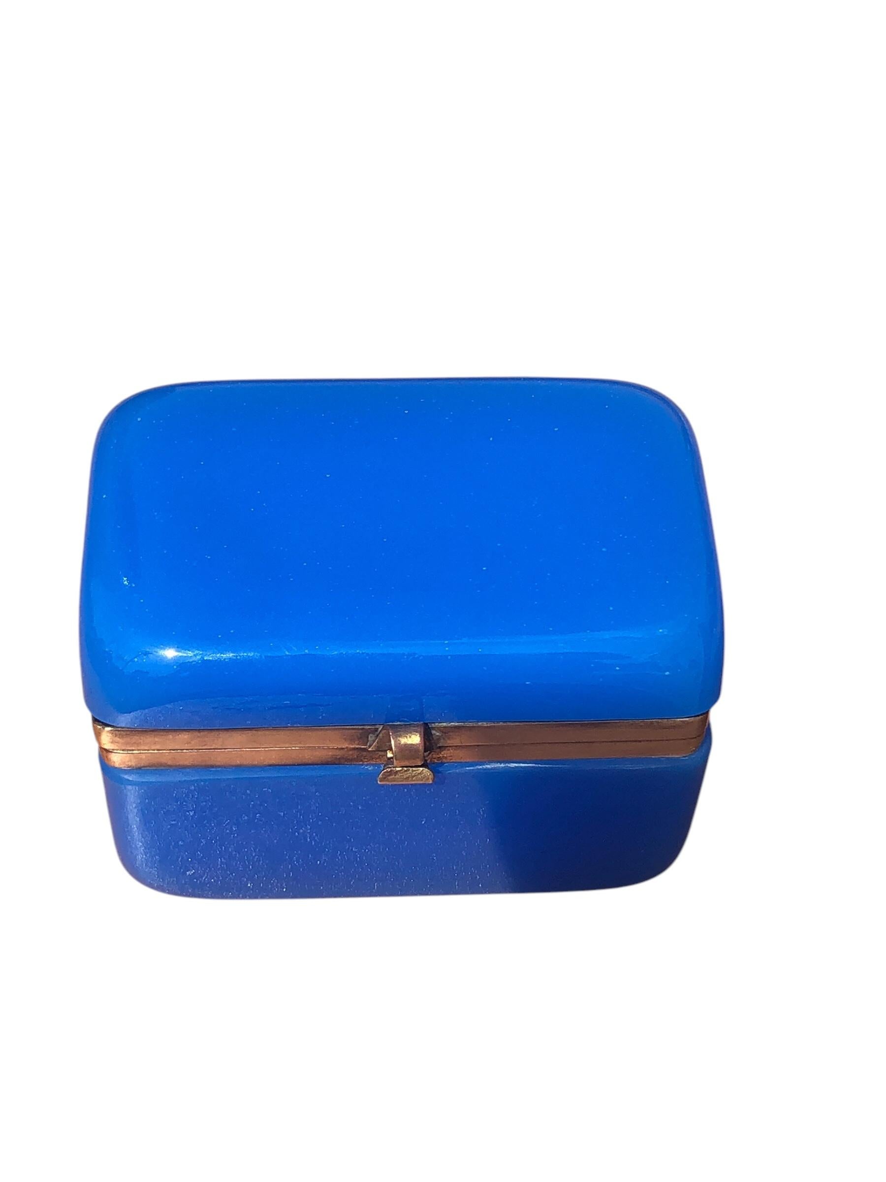 Antique French Caja Opaline Azul Vidrio opalino en venta