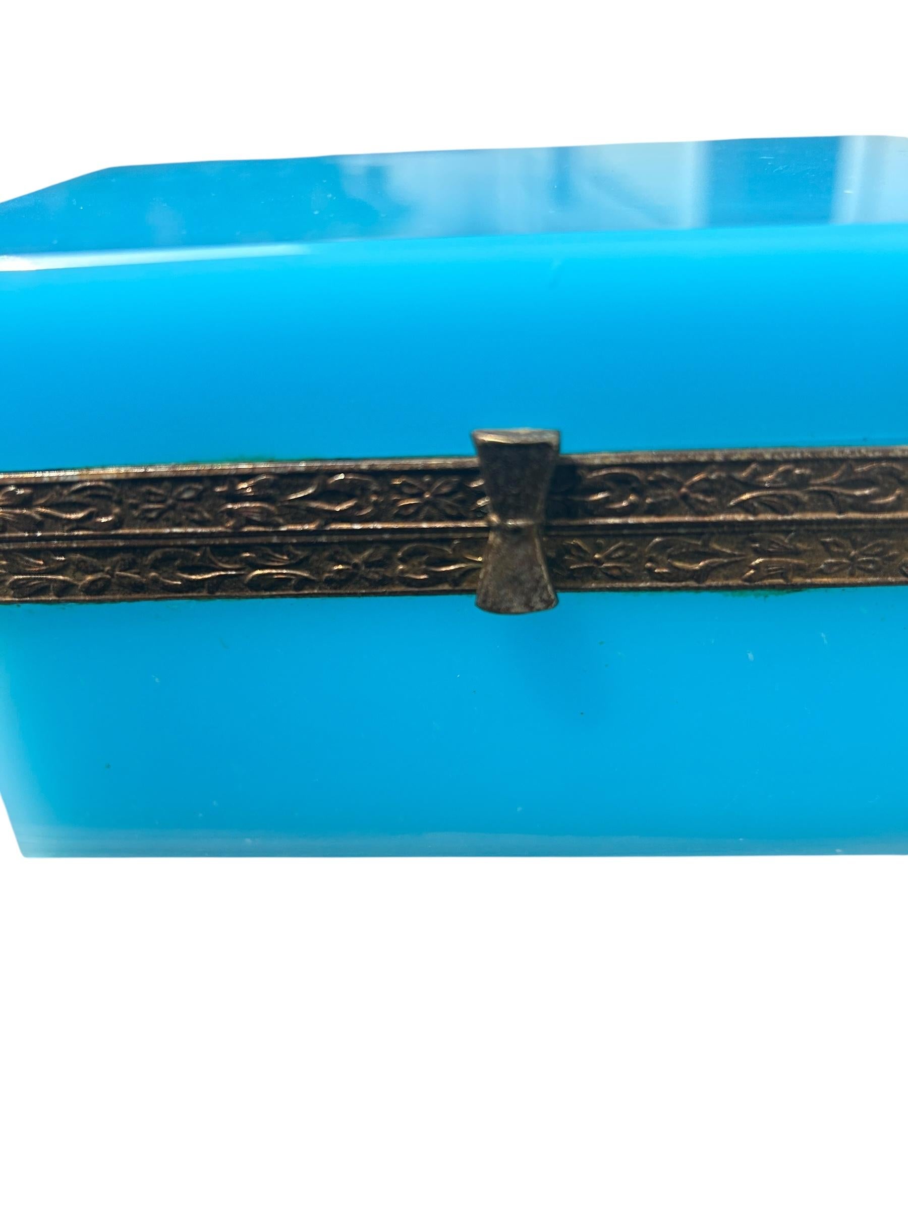 Antique French Blue Opaline Box For Sale 3