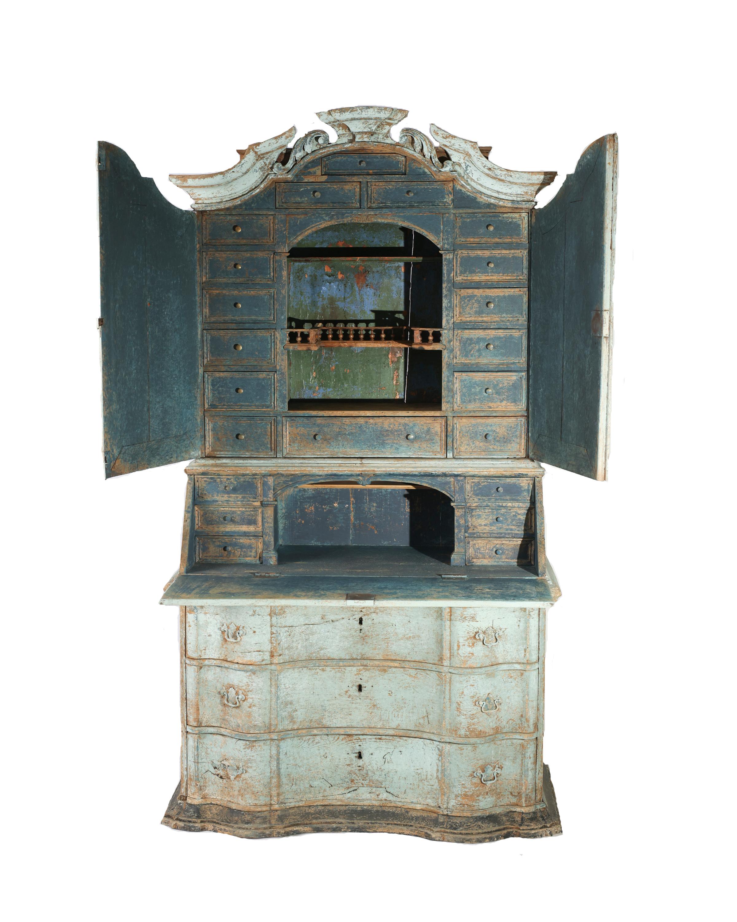 Peint Secrétaire français ancien de style « Commode de Scriban » peint en bleu