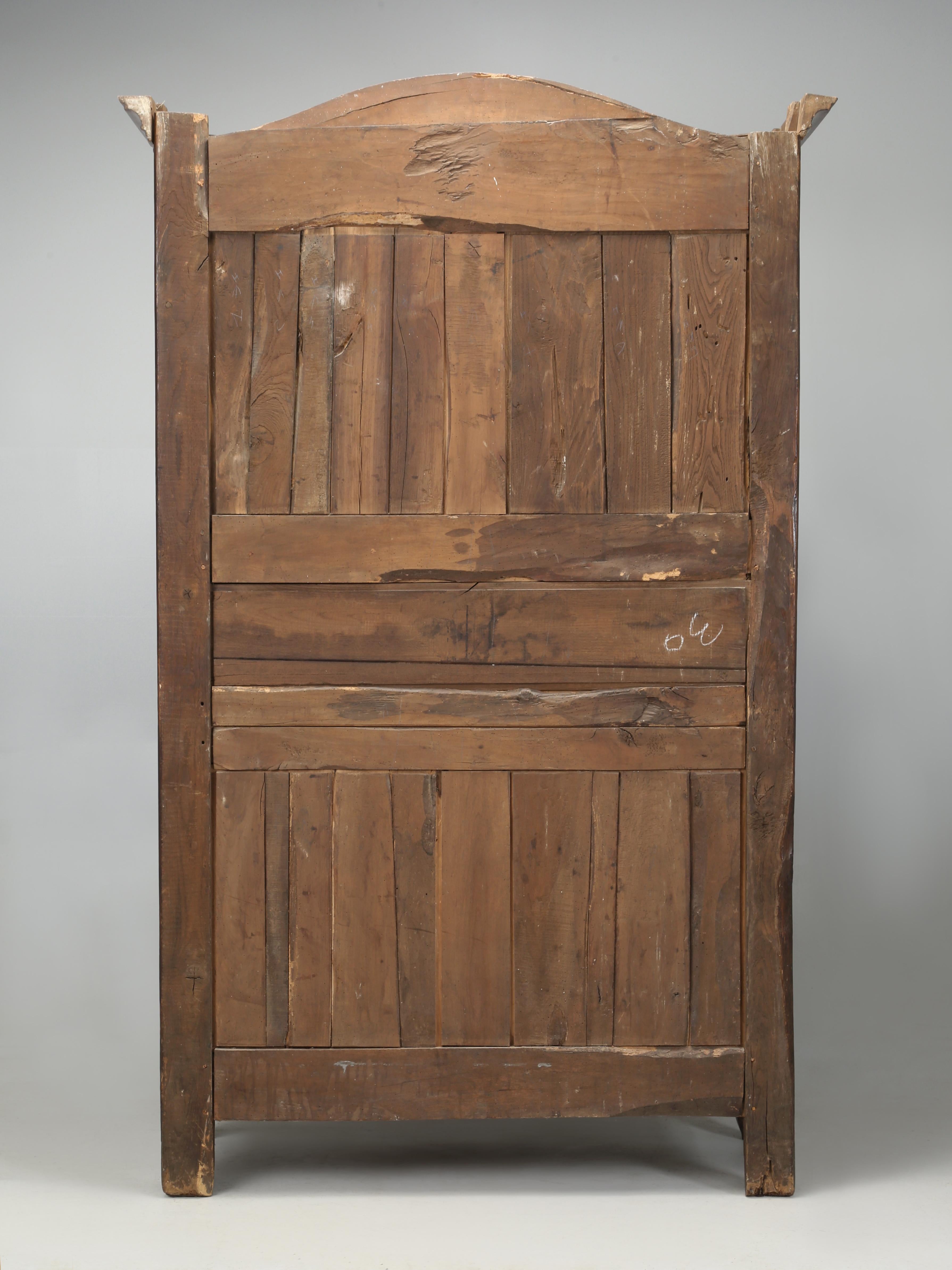 Armoire française ancienne en merisier à chevrons et motif d'huître, c1800 en vente 7