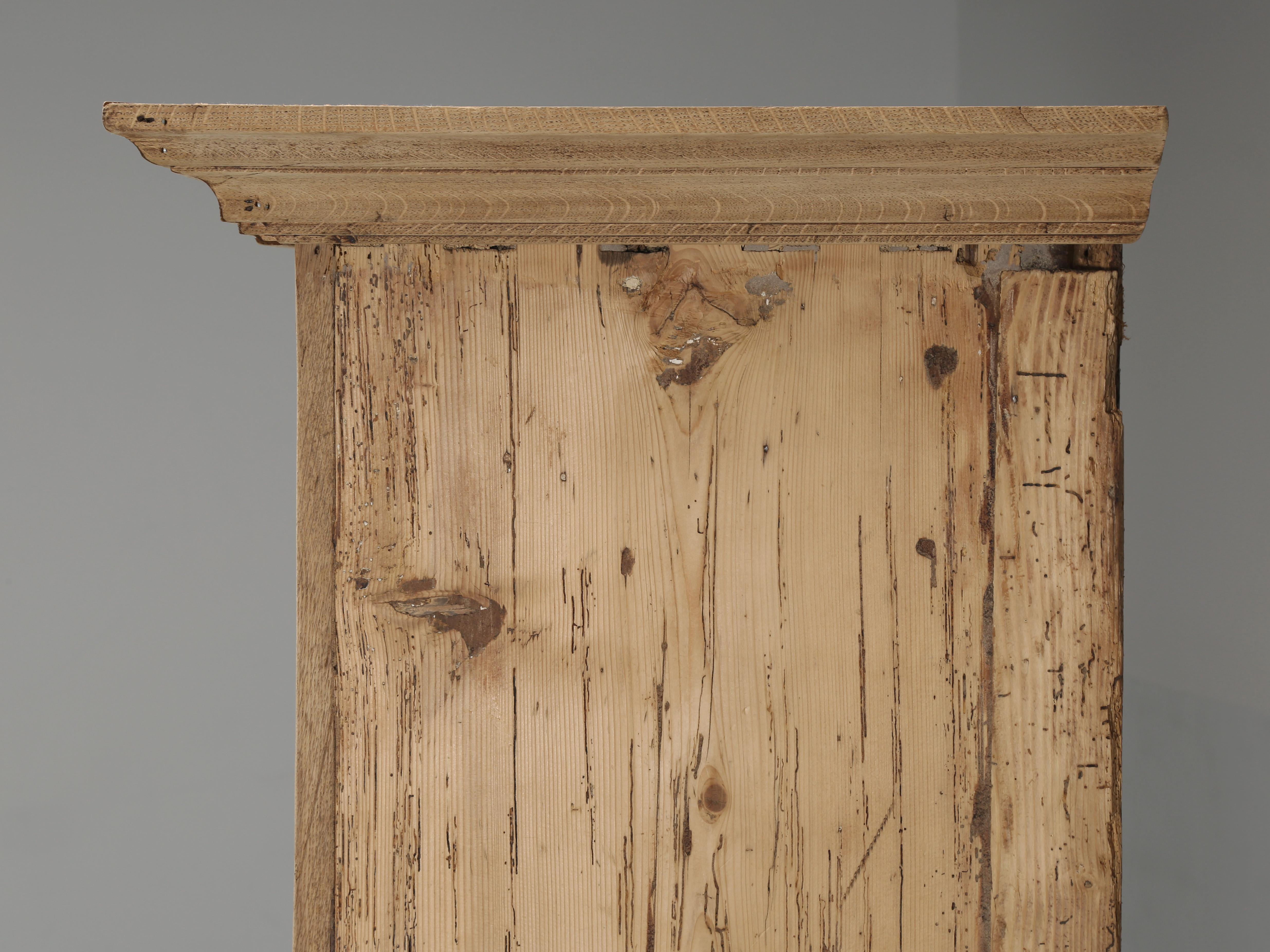 Chêne Ancienne armoire française Bonnetière à une porte en chêne lavé naturel, C1700's