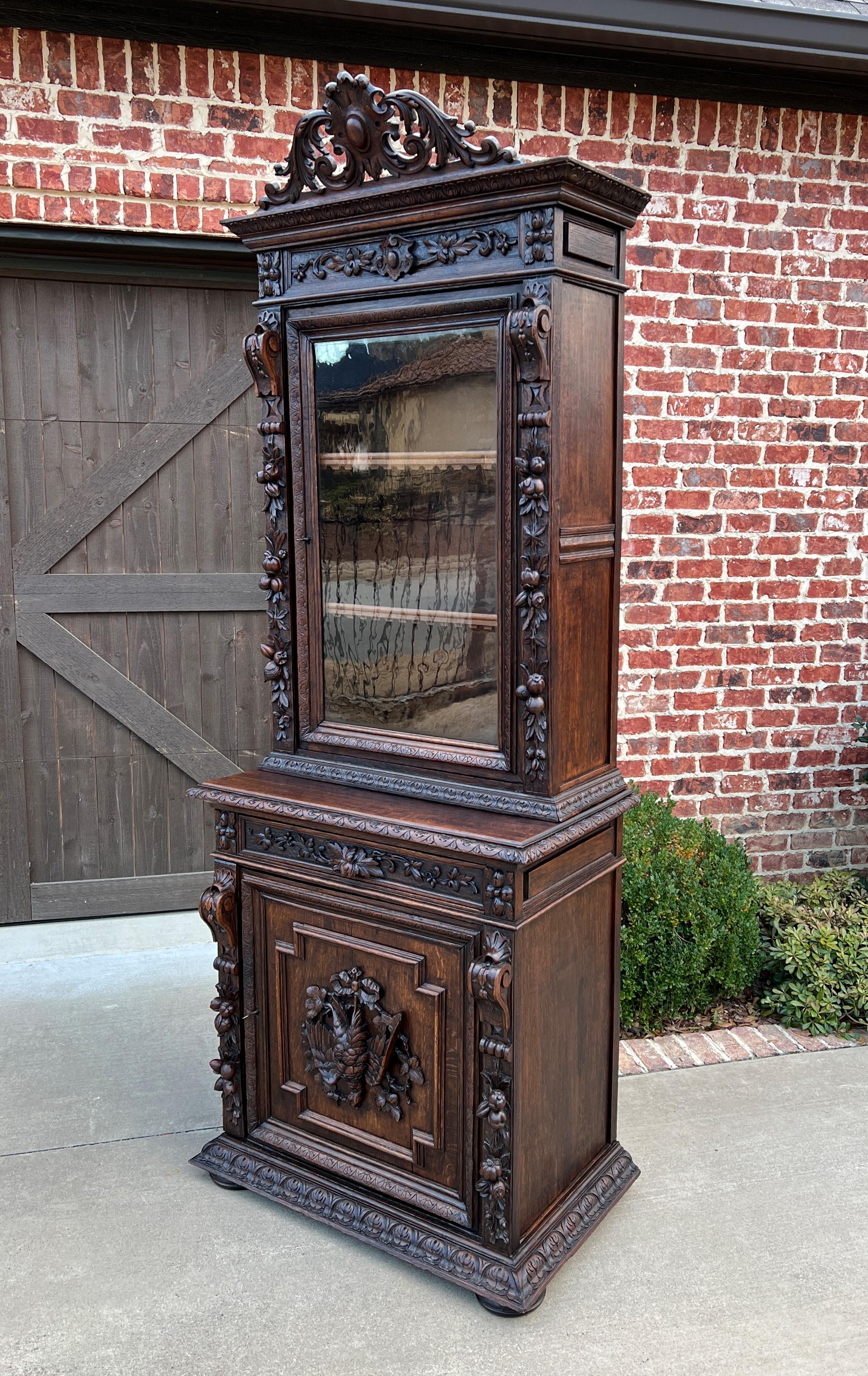 Antique French Bookcase Cabinet Display Hunt Style Black Forest Petite Oak 19C In Good Condition In Tyler, TX