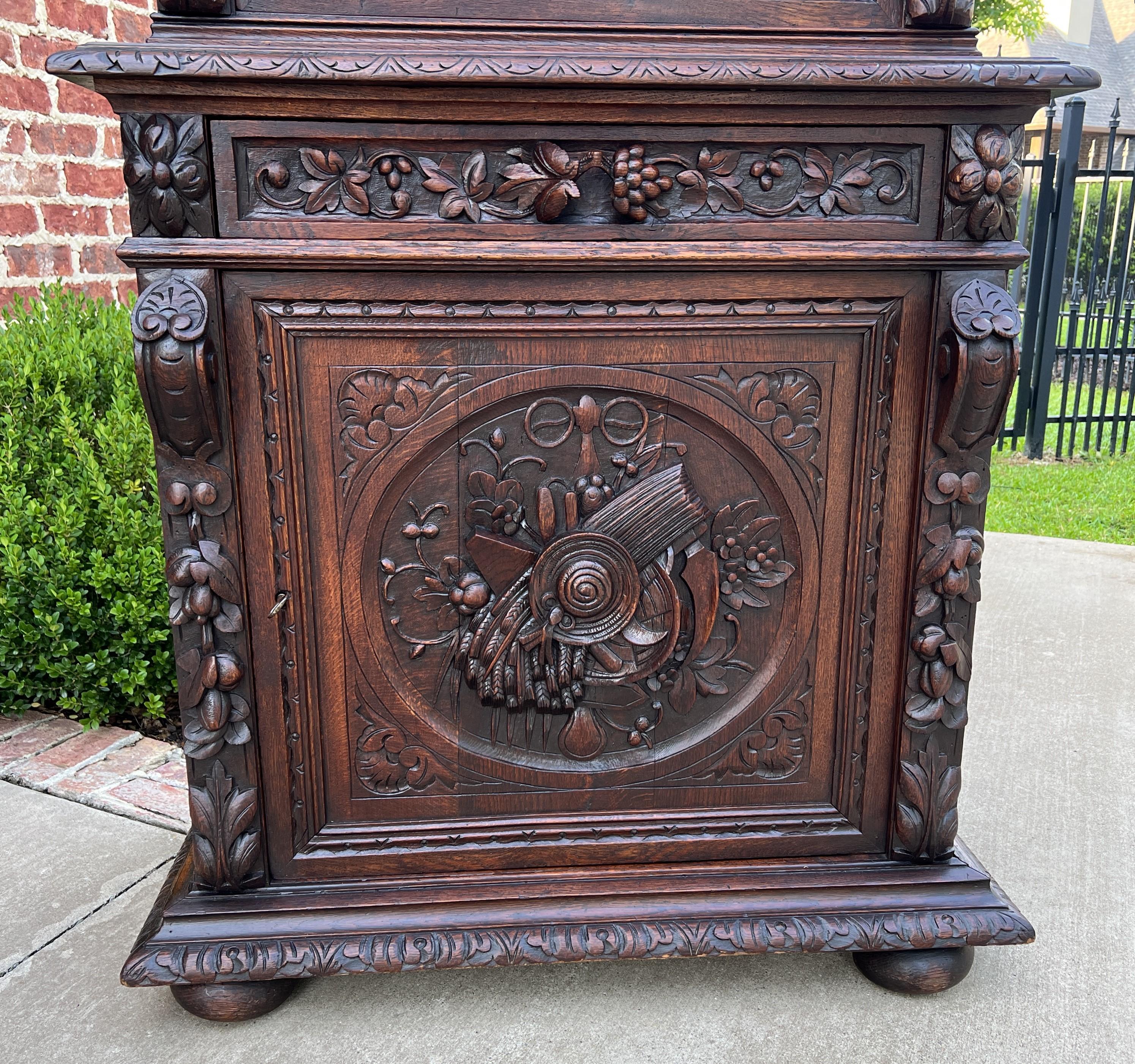 Antique French Bookcase Hunt Cabinet Display Buffet Black Forest Oak 19th C In Good Condition For Sale In Tyler, TX