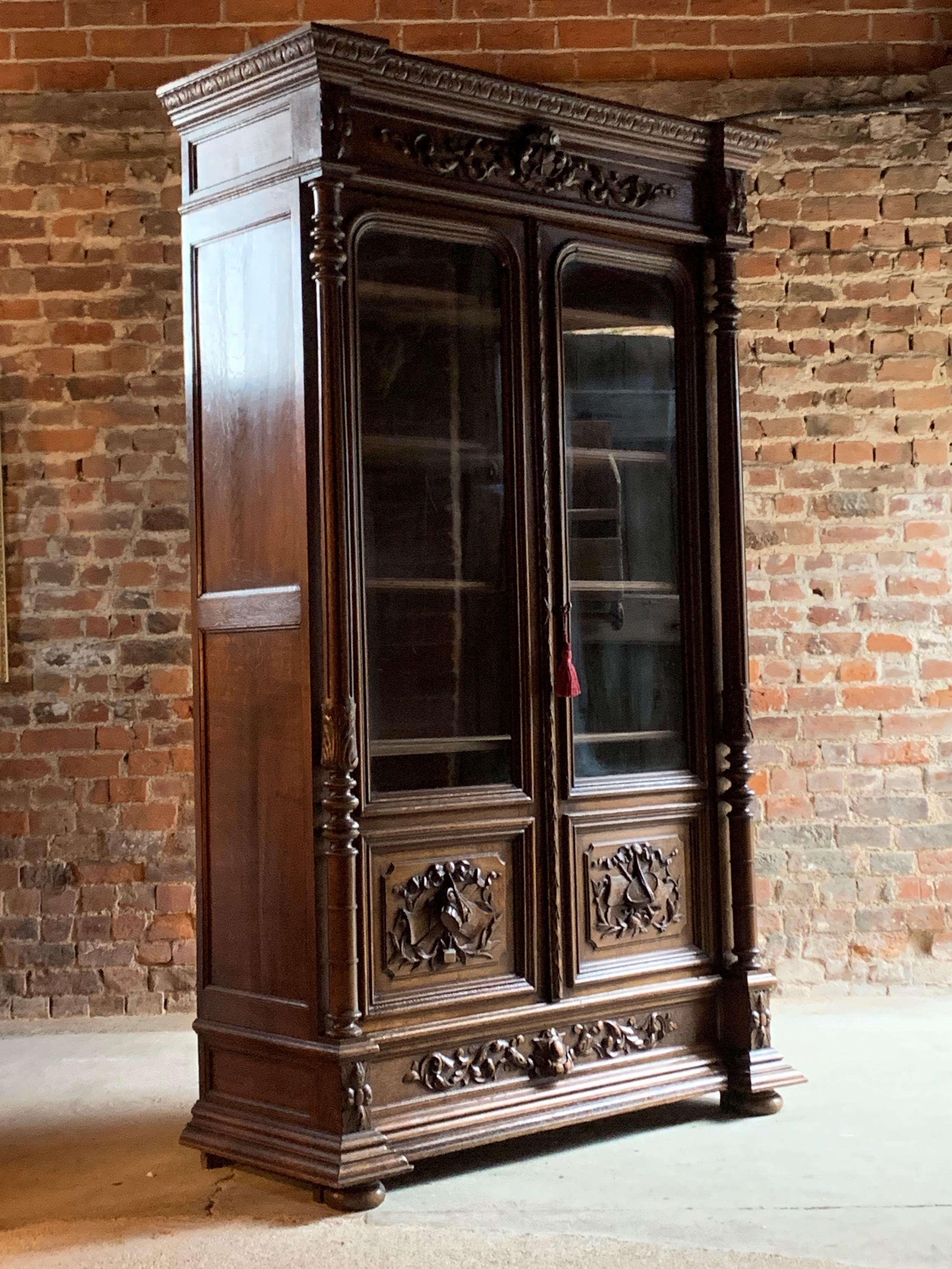 Antique French Bookcase Vitrine Heavily Carved Solid Oak, circa 1890 2