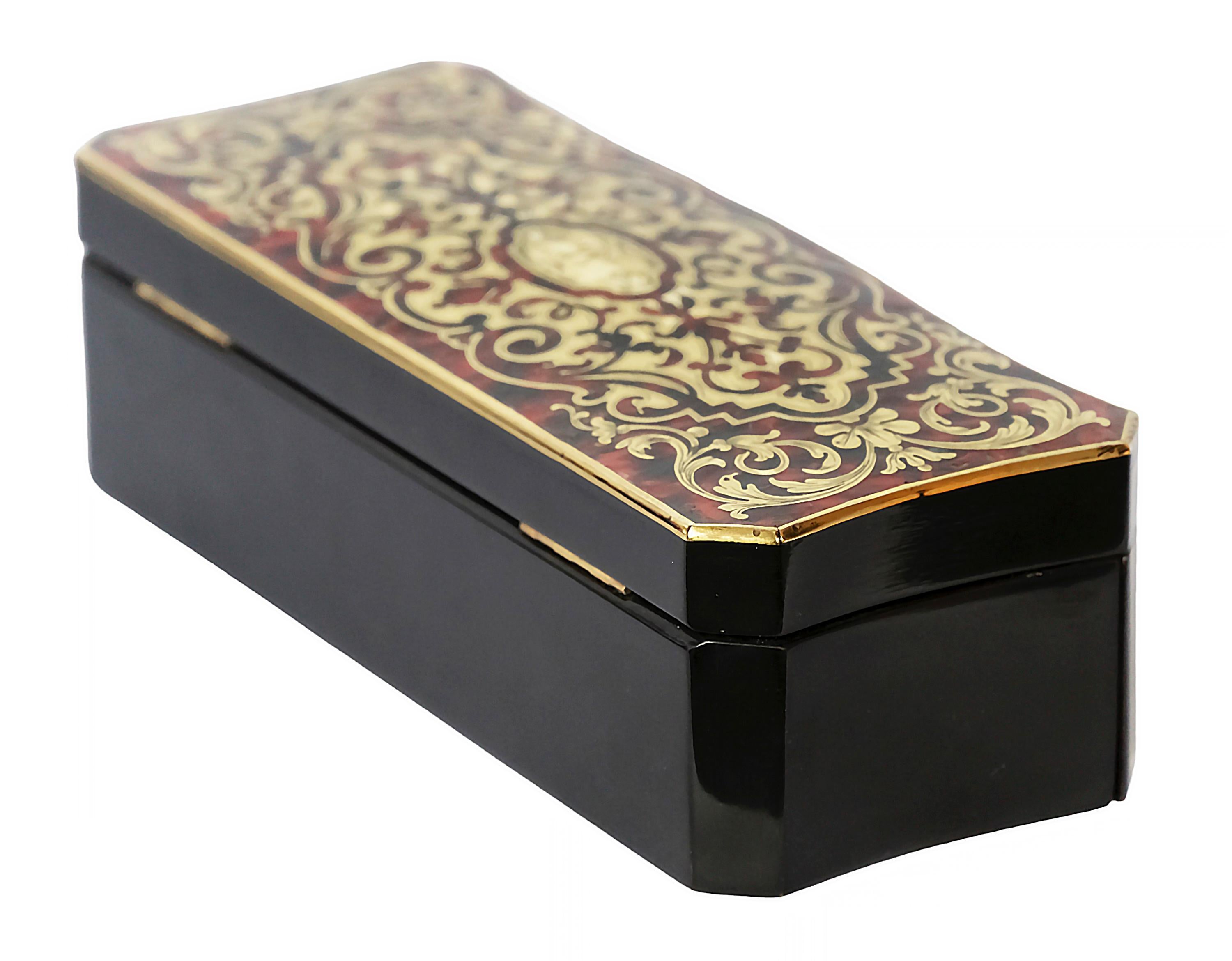 Antique French Boulle Napoleon III Marquetry Box In Good Condition For Sale In Vilnius, LT