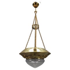 Lampe à suspension française d'antiquités en laiton et bronze avec abat-jour en verre taillé, vers 1900