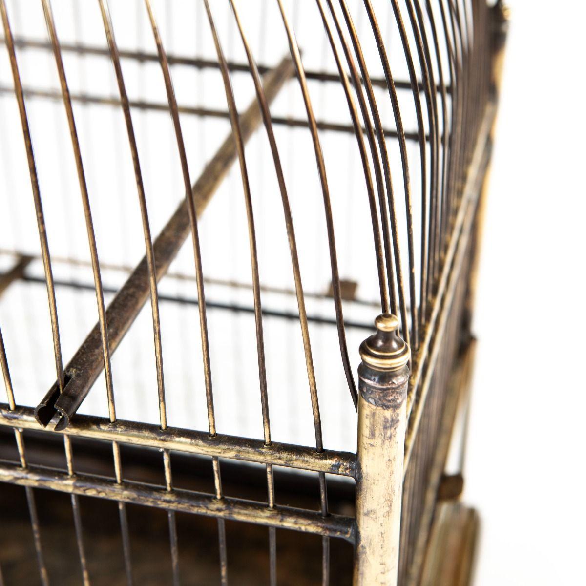 Antique French Birdcage en laiton et verre avec panneaux floraux en vente 8