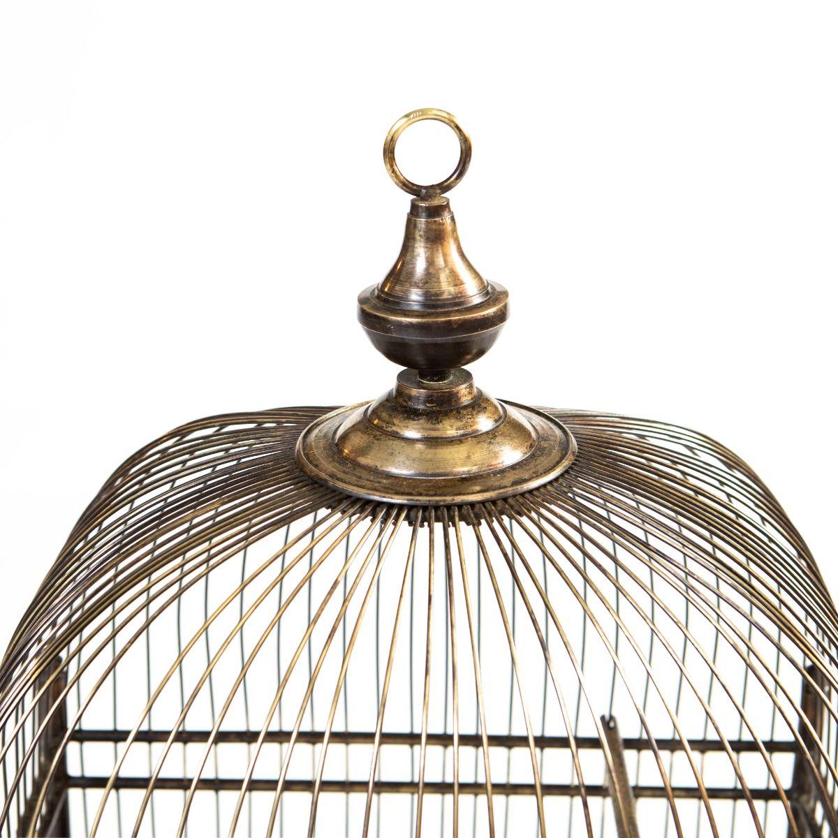 Laiton Antique French Birdcage en laiton et verre avec panneaux floraux en vente