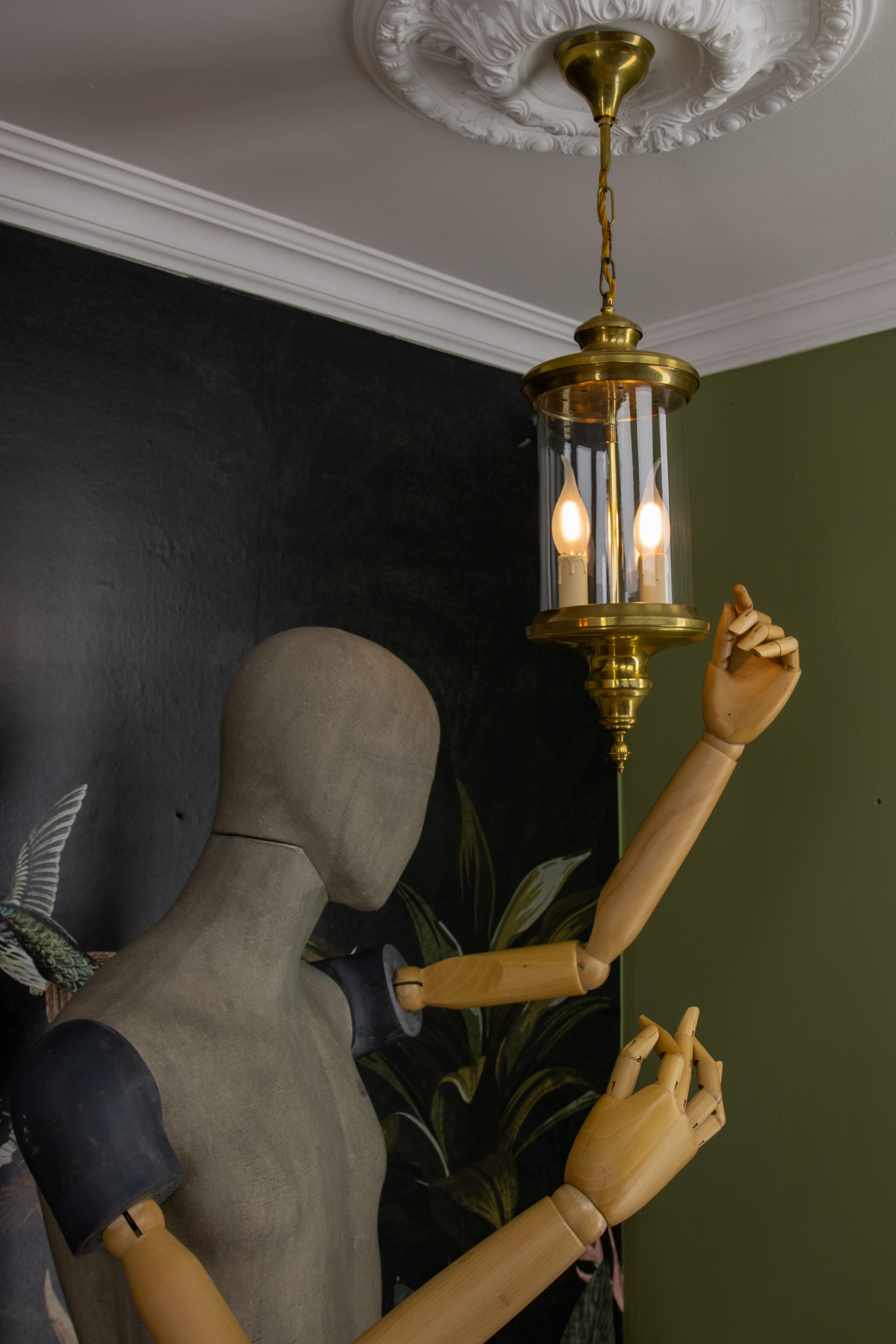 Antiguo farol francés de latón y cristal, colgante de dos luces de estilo Art Nouveau Latón en venta
