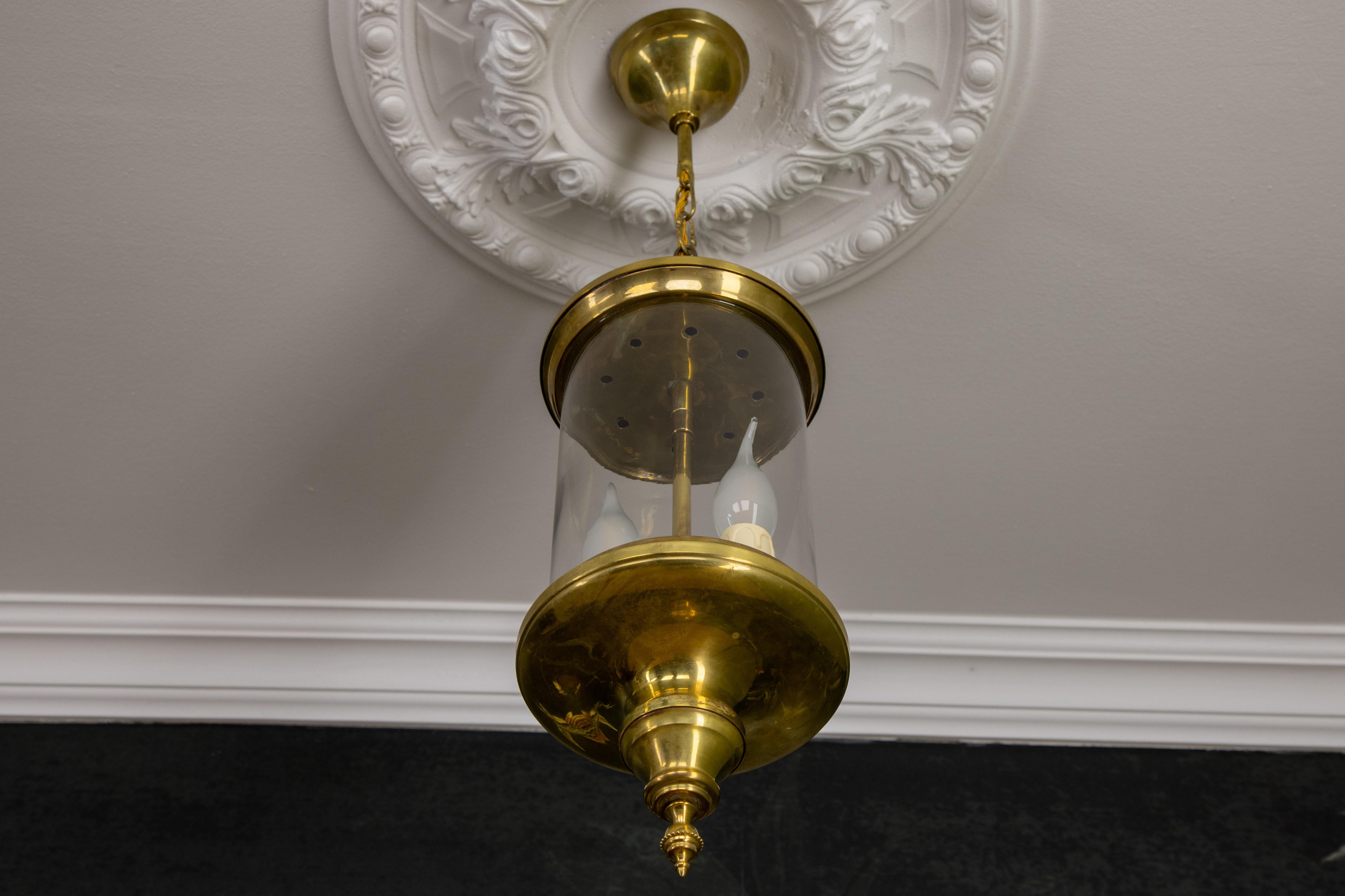 Antiguo farol francés de latón y cristal, colgante de dos luces de estilo Art Nouveau en venta 2