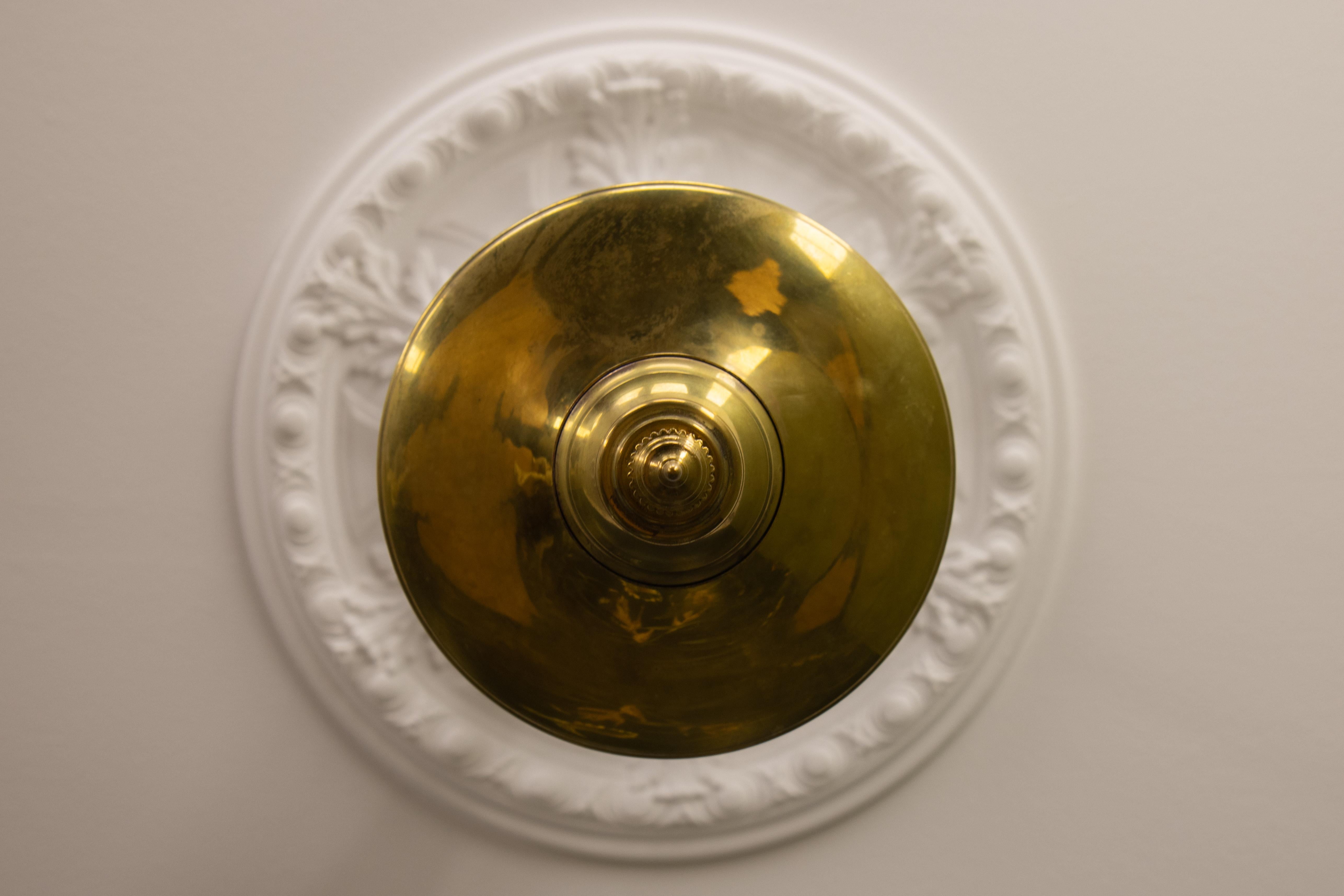 Antiguo farol francés de latón y cristal, colgante de dos luces de estilo Art Nouveau en venta 3